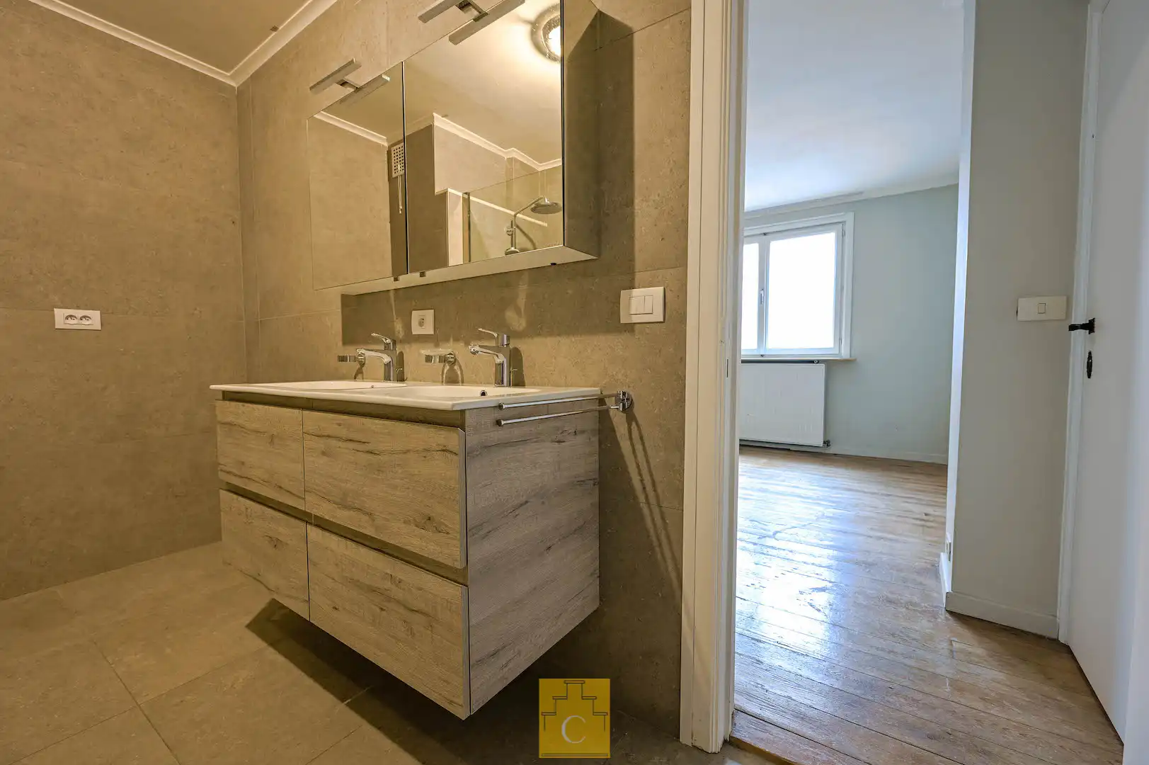 gelijkvloers appartment 118 m2 met terras 19 m2 aan één van de mooiste Brugse reien foto 19