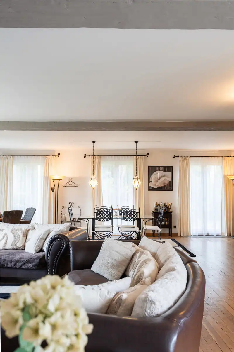 Rustig en groen gelegen statige, instapklare villa foto 10