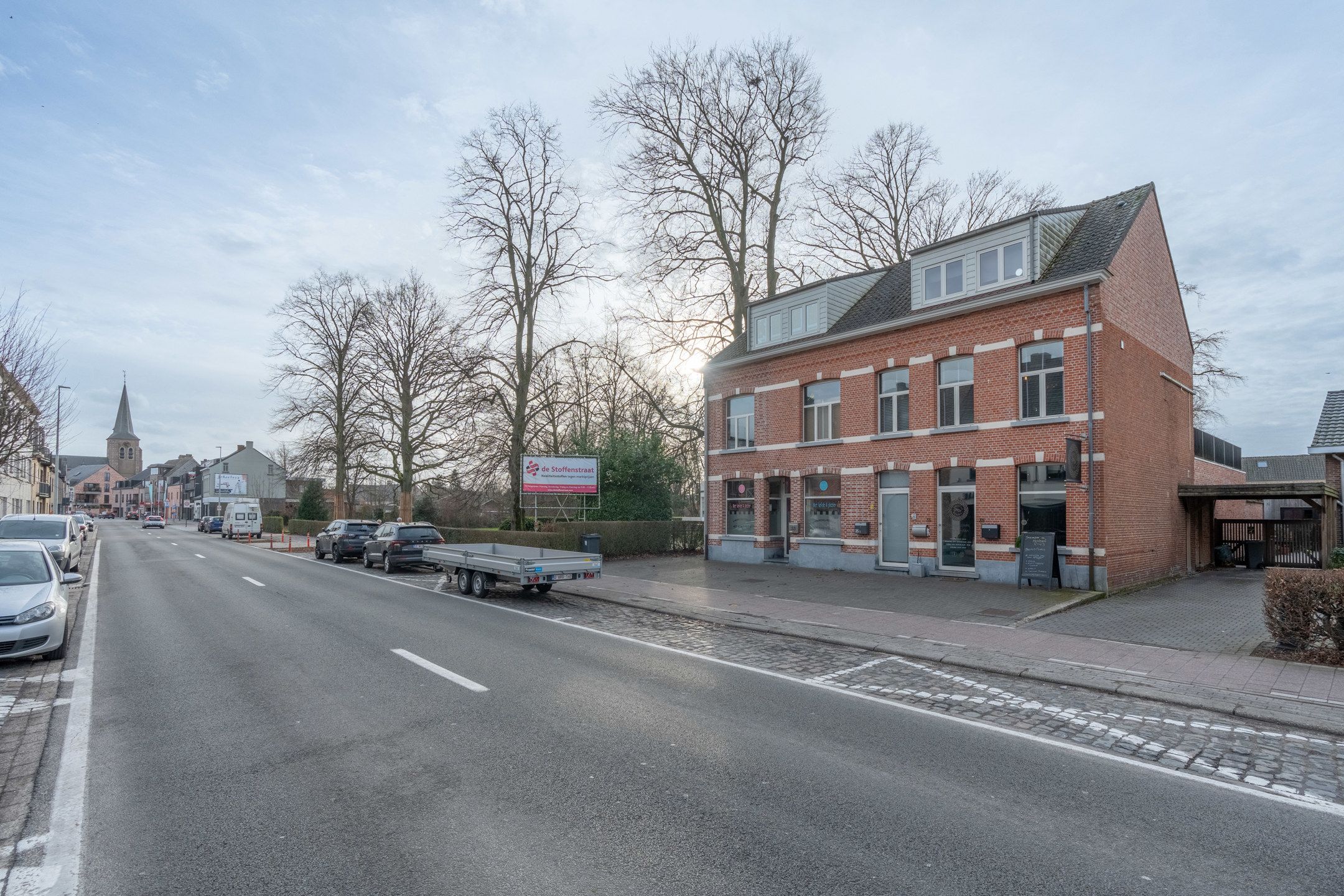 Knappe handels- of kantoorruimte van +/- 80 m² op gunstige ligging in het centrum van Kasterlee foto 2