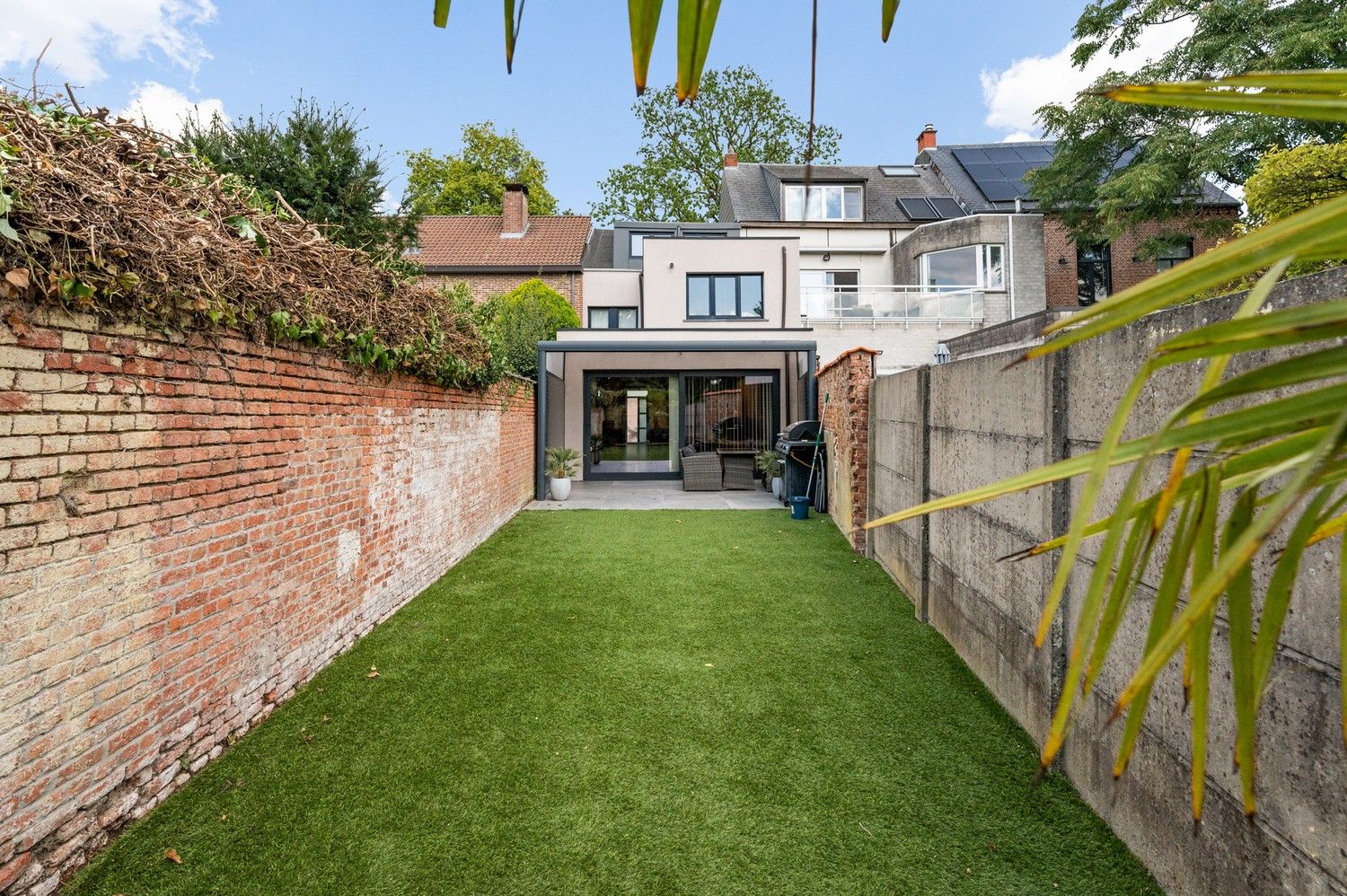 Instapklare, stijlvol gerenoveerde woning met tuin in hartje Broechem foto 8