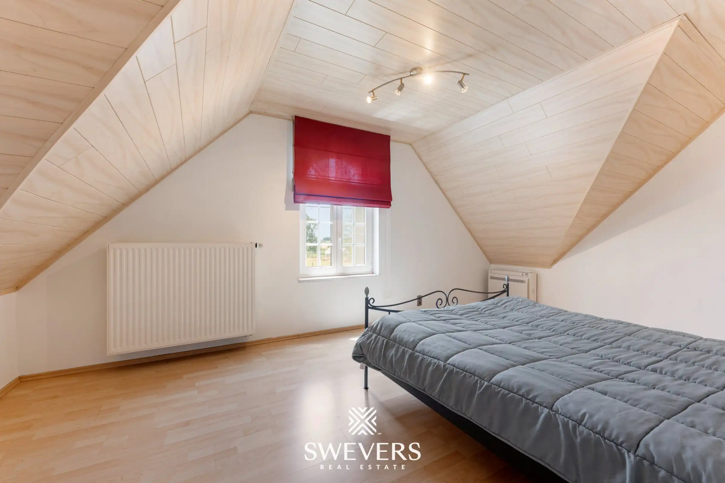 Ruime en instapklare villa met 5 slaapkamers op een perceel van 22a 96ca foto 25