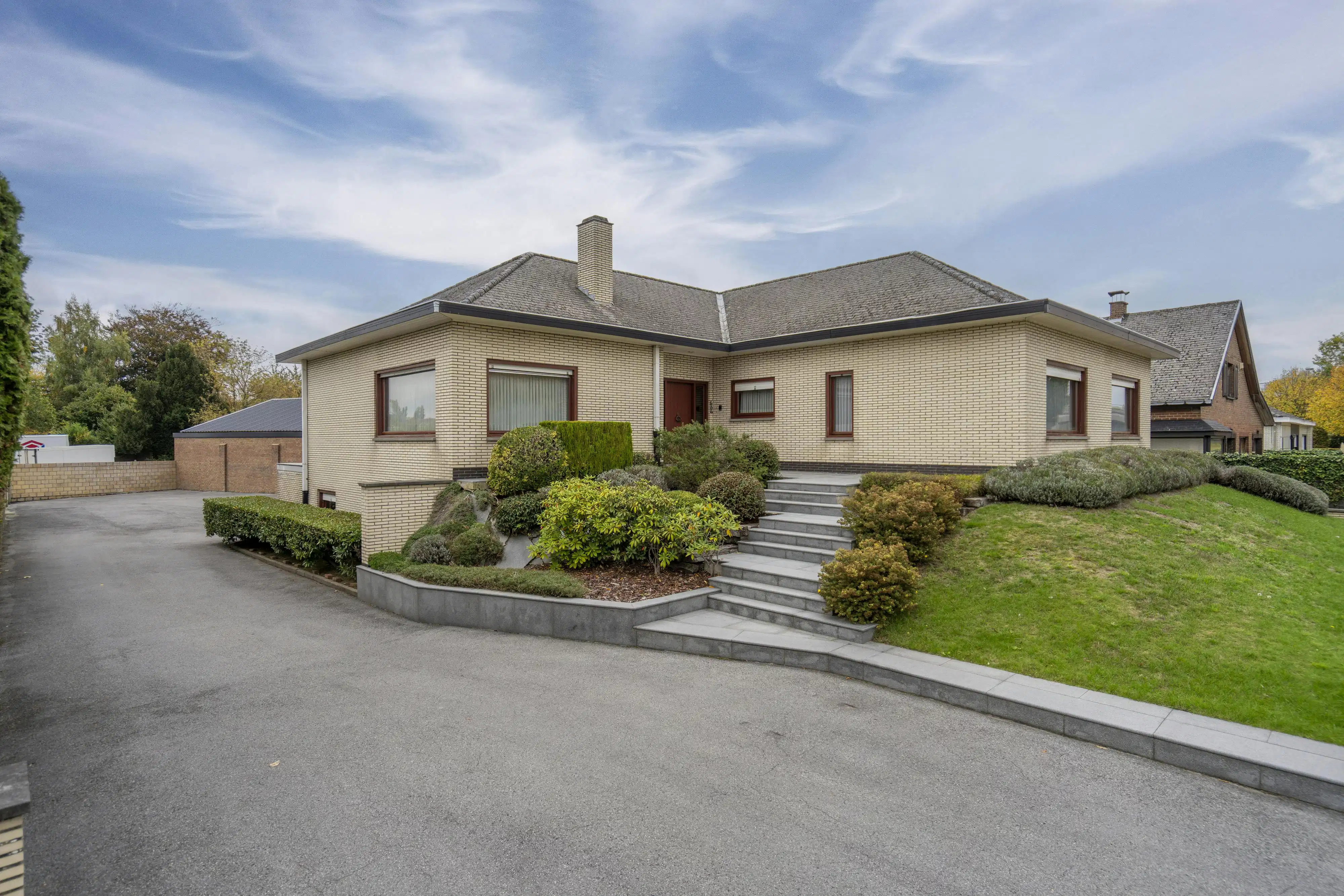 Ruim te renoveren huis te koop in Harelbeke  foto 2