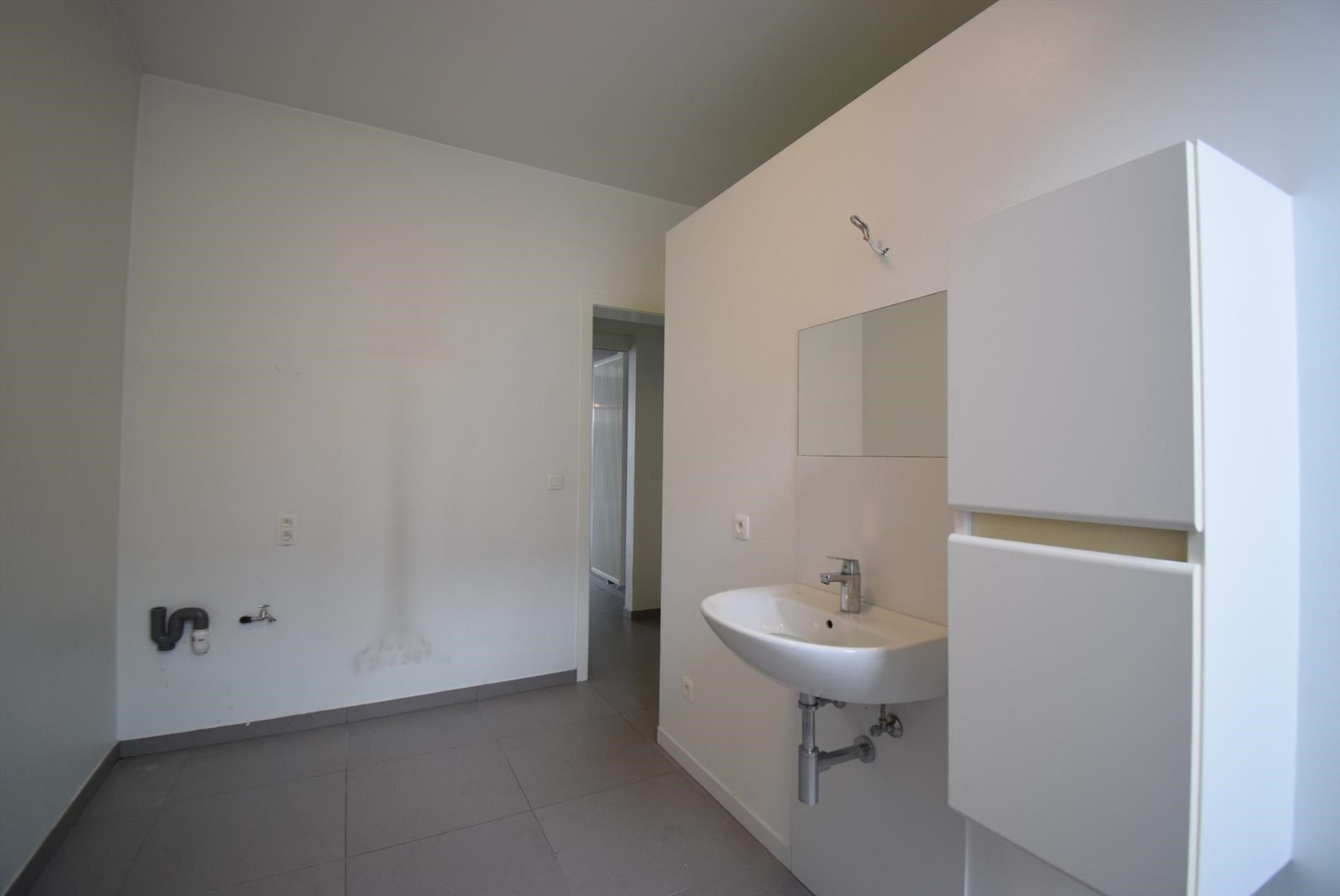 NETTE RIJWONING MET AUTOSTANDPLAATS foto 5