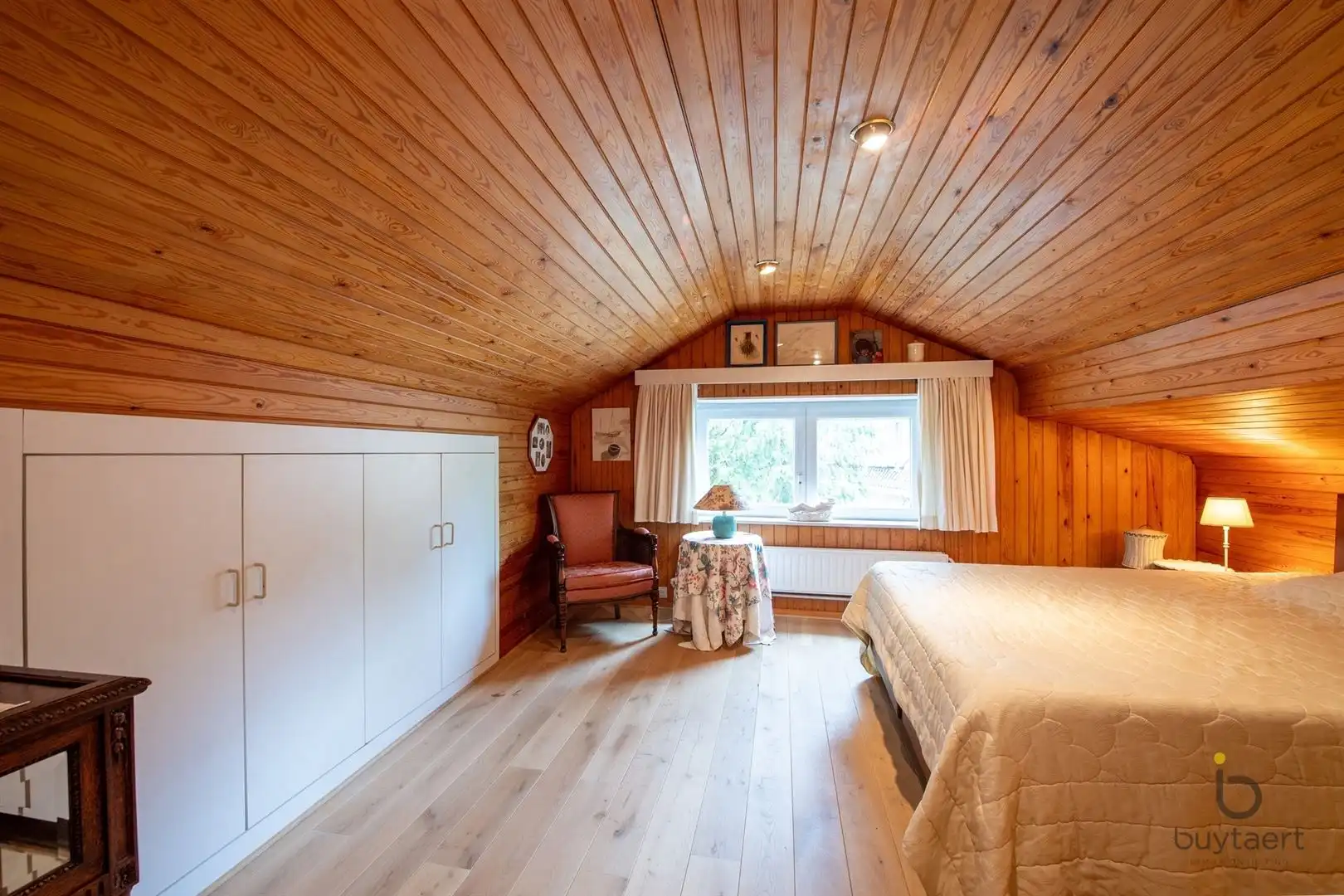 RUIMTE, LICHT ÉN RUST: GEZELLIGE FAMILIEWONING MET 5 SLAAPKAMERS MIDDEN IN HET GROEN! foto 20