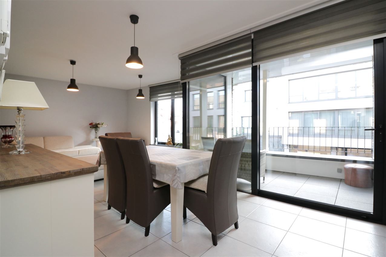 Appartement, 1ste verdieping, volle centrum, terras, 1 ruime slpk foto 3