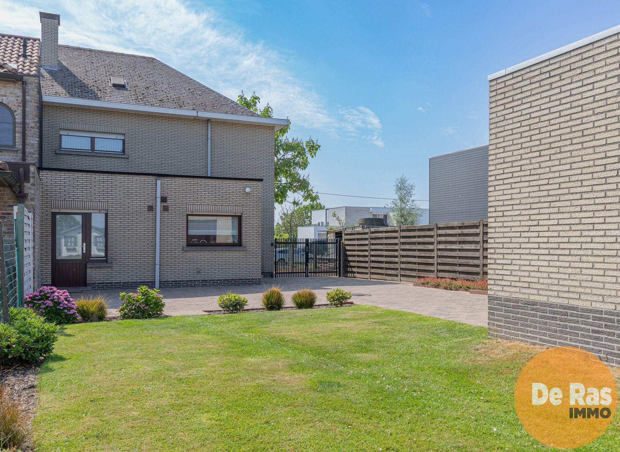MERE - Verzorgde gezinswoning met 3 slpks, tuin en garage  foto 3