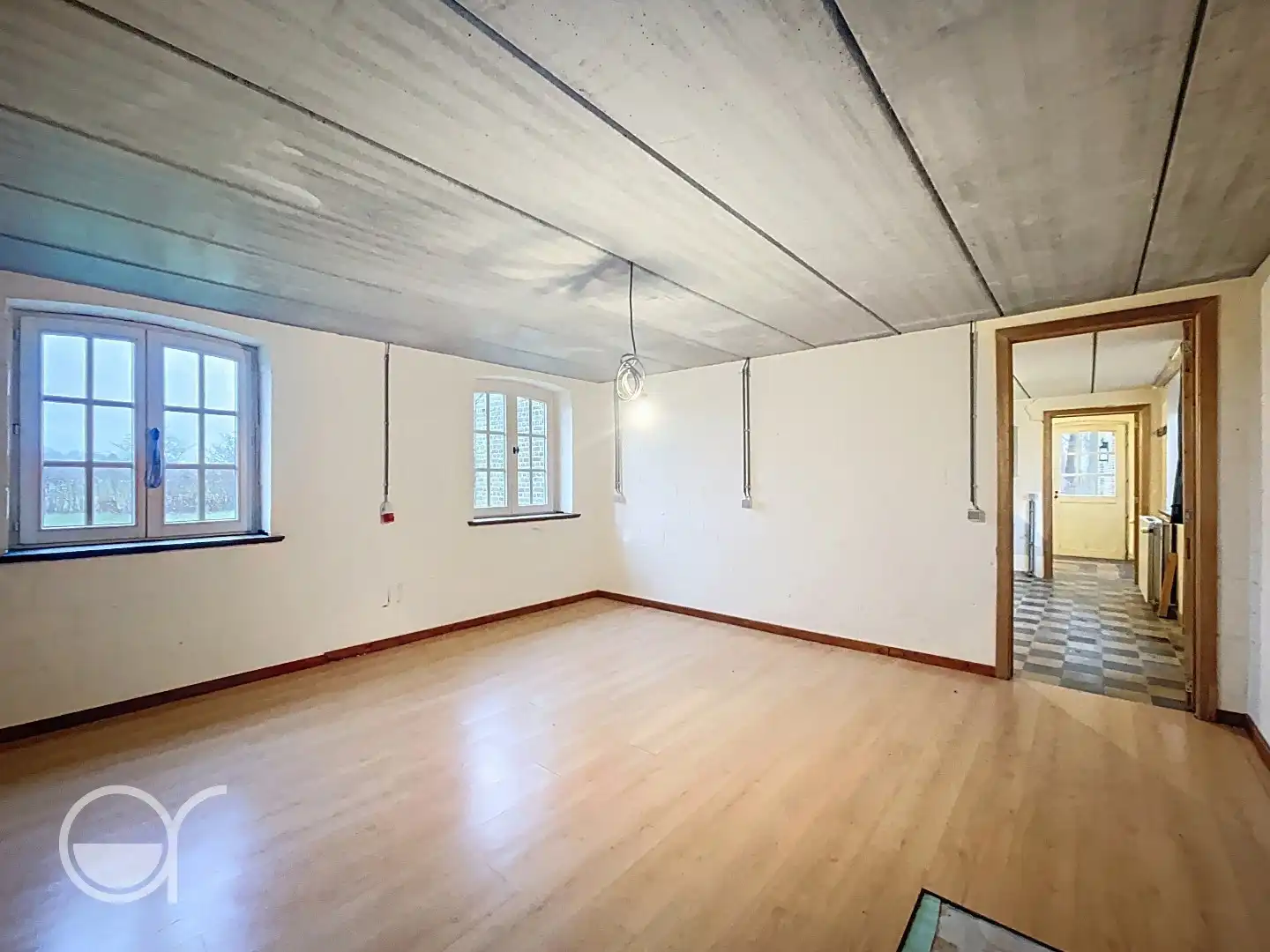 Mooie hoeve met bijgebouwen en zicht op kasteel foto 27