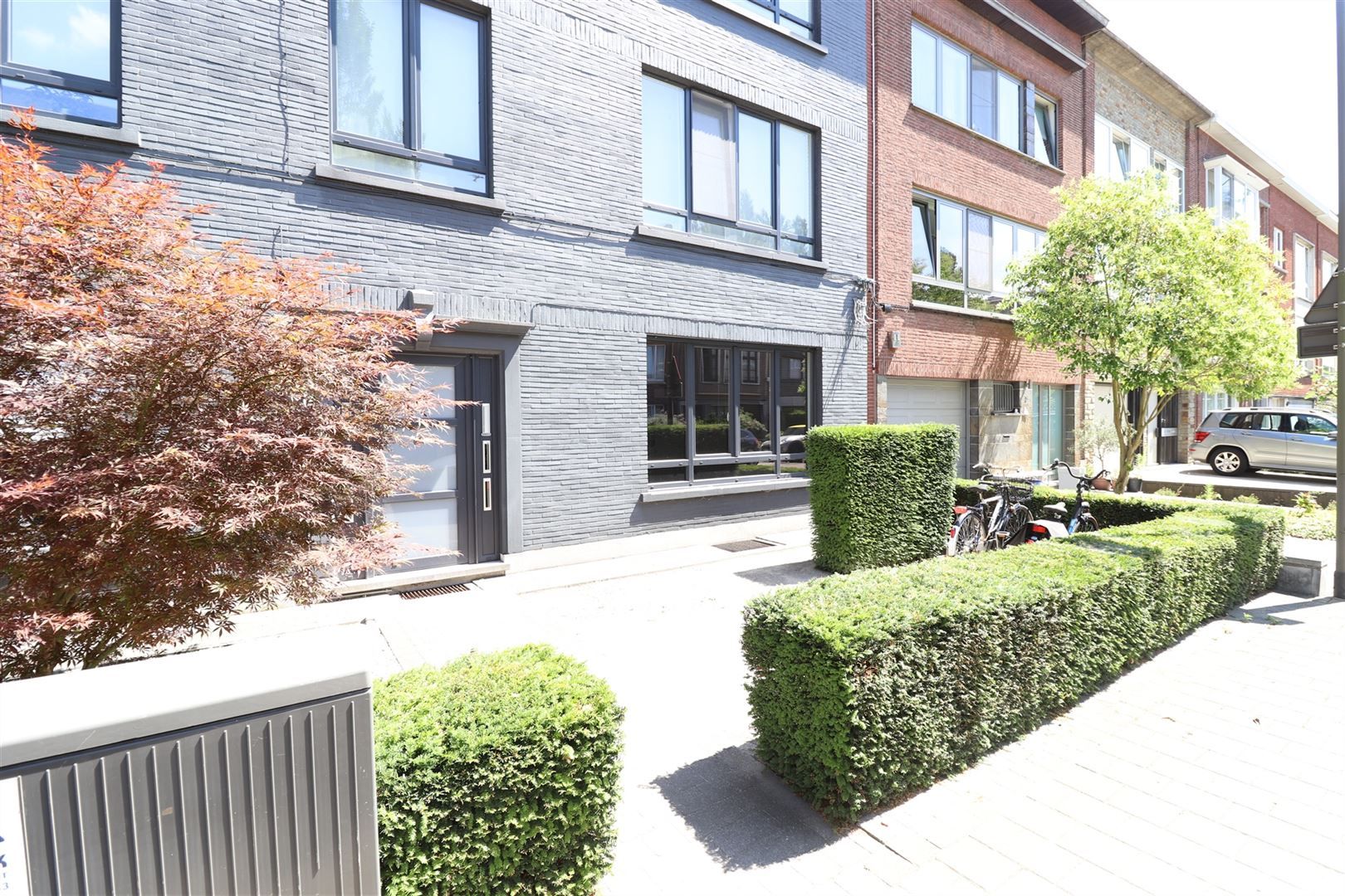 Gerenoveerd gelijkvloers appartement met terras foto 12