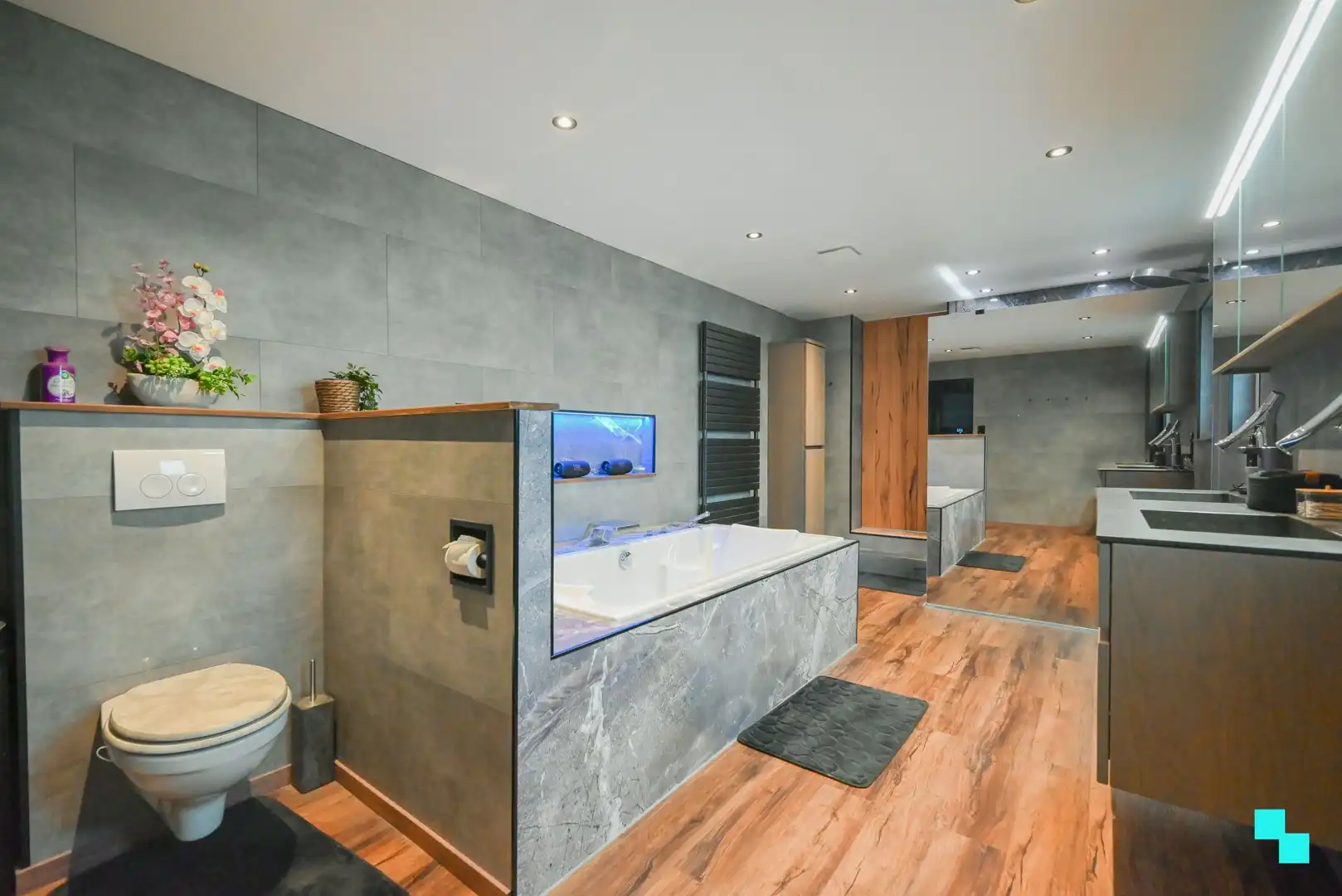 Ruime eengezinswoning met inpandige garage nabij het centrum van Kuurne! foto 21