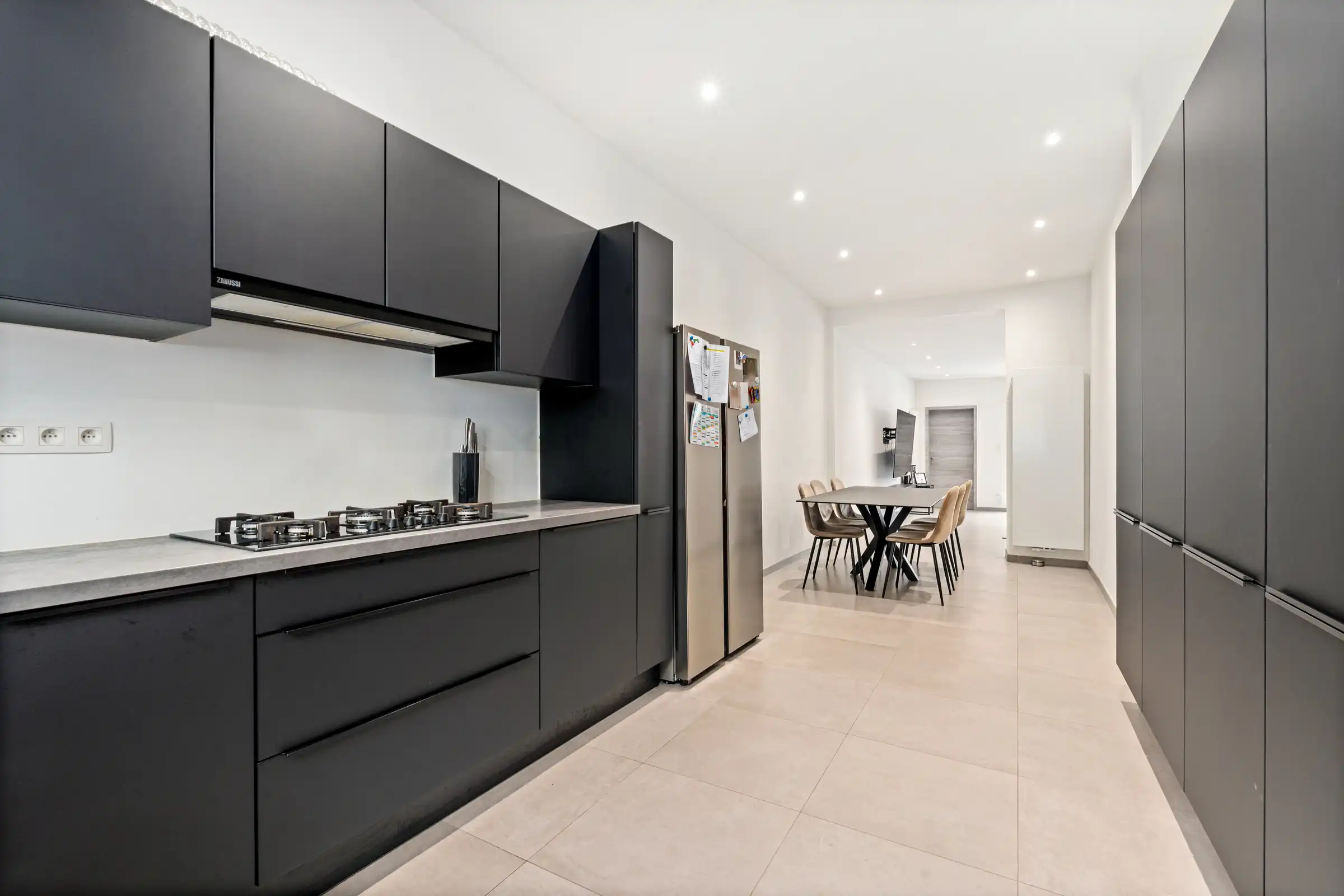 Gerenoveerde - instapklare woning met gezellige patio foto 3