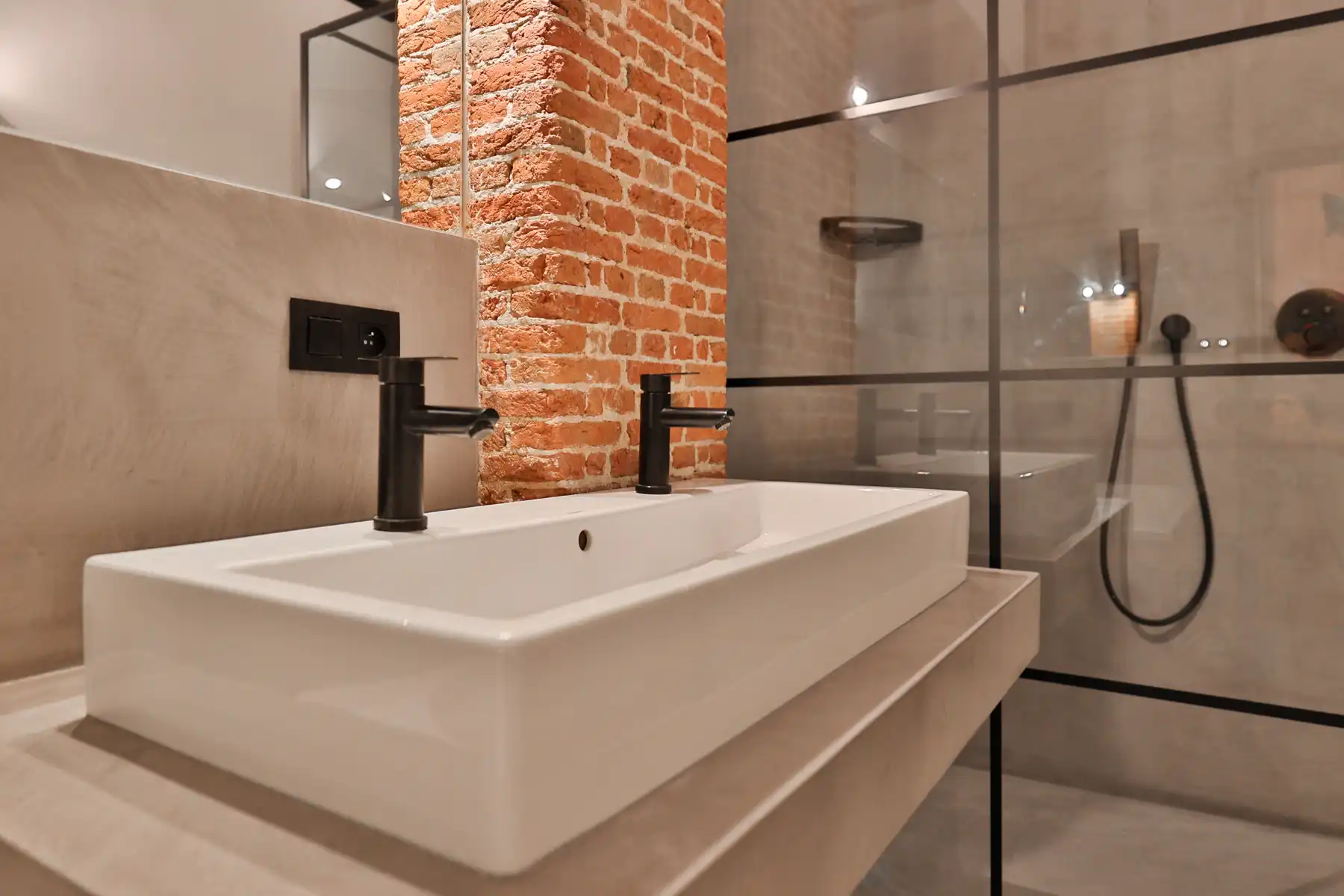 Stoer, warm en verrassend ruim — Loftgevoel met buitenruimte foto 18