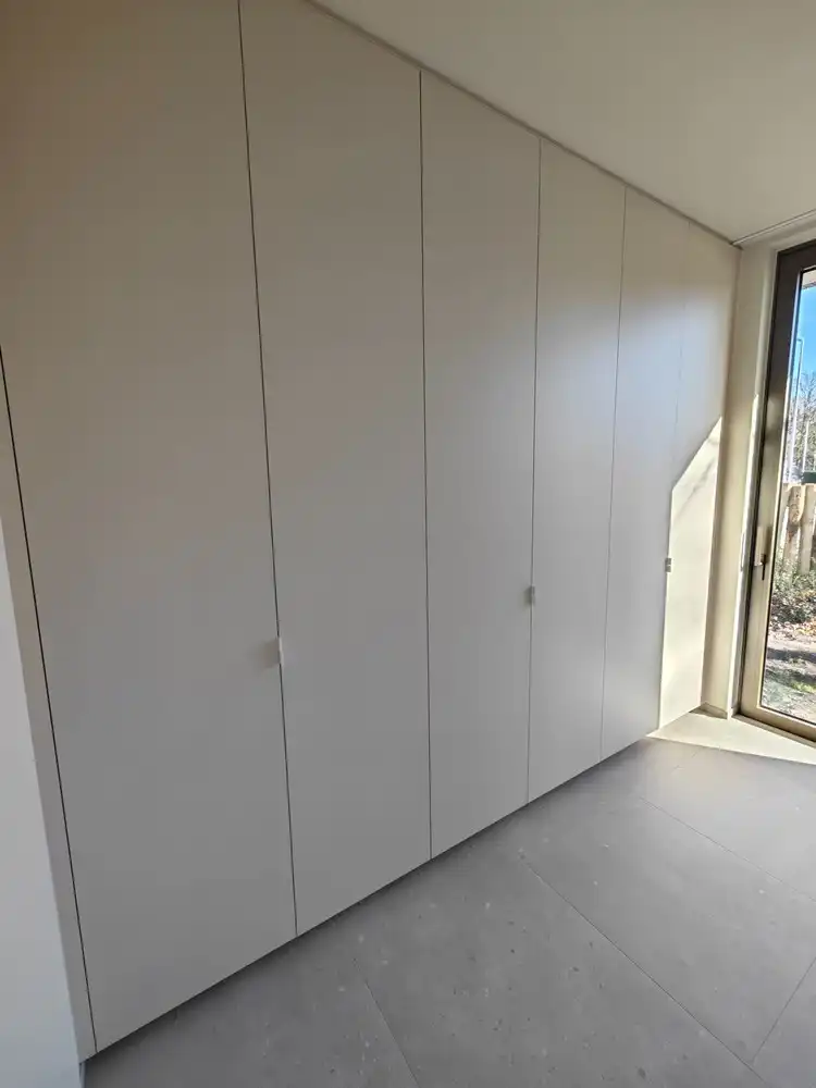 High-end nieuwbouw-appartement met ruim terras, privétuintje, parking en ruime buitenberging foto 12