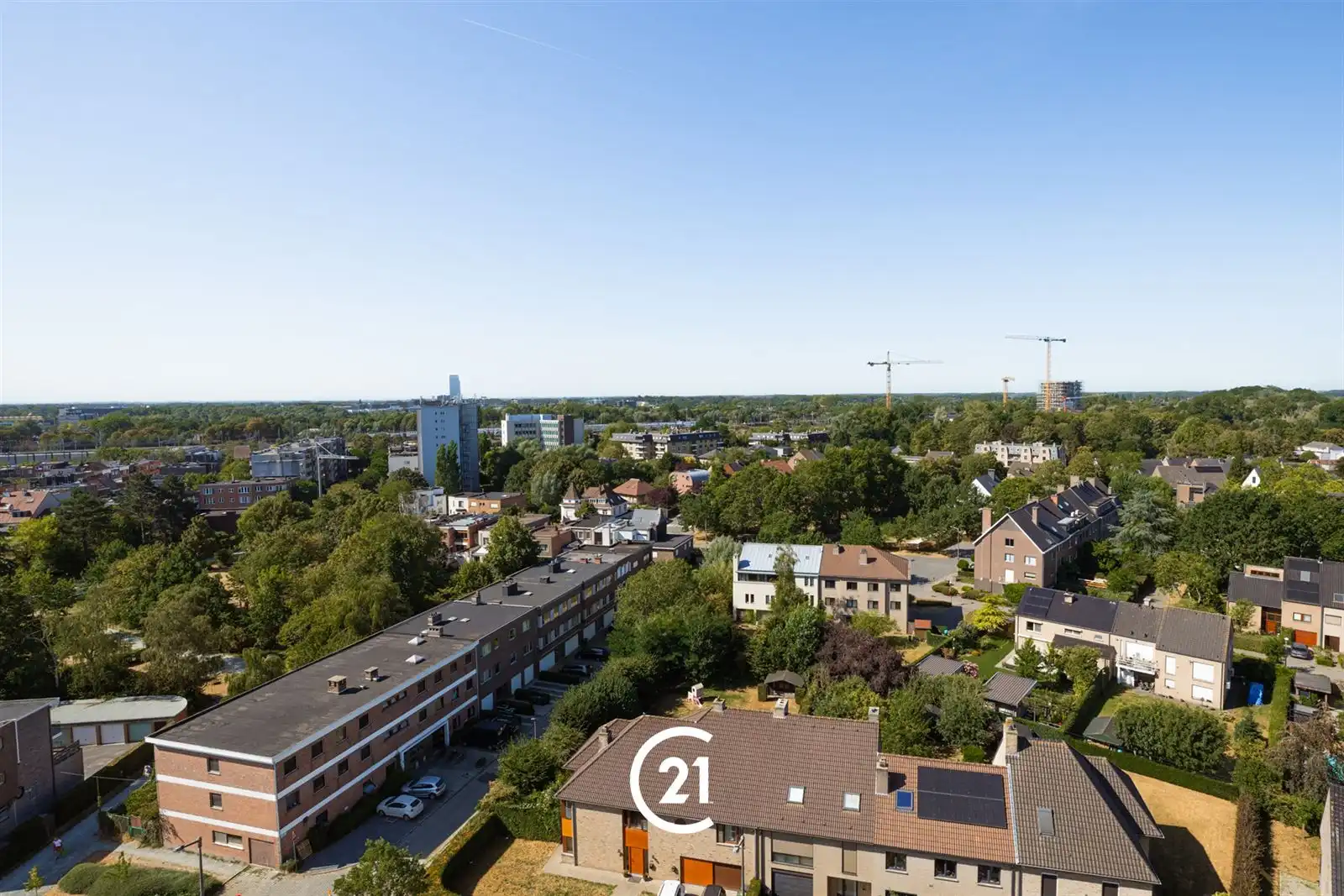 Luxueus afgewerkt appartement met 3 slaapkamers en terras. foto 7