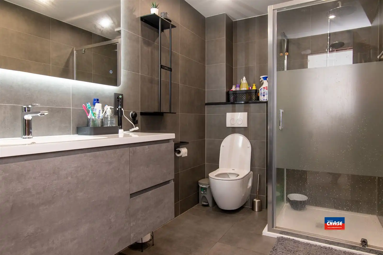 Gerenoveerde rijwoning met 4/5 slaapkamers en grote tuin foto 13