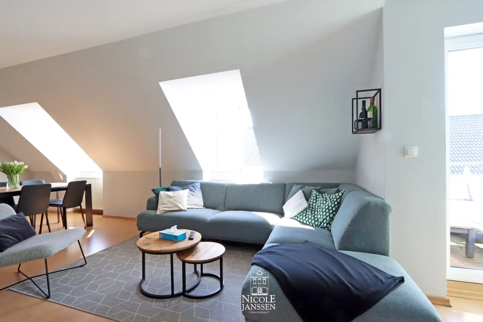 Verzorgd, instapklaar duplex-appartement met twee ruime slaapkamers en garagebox foto 4