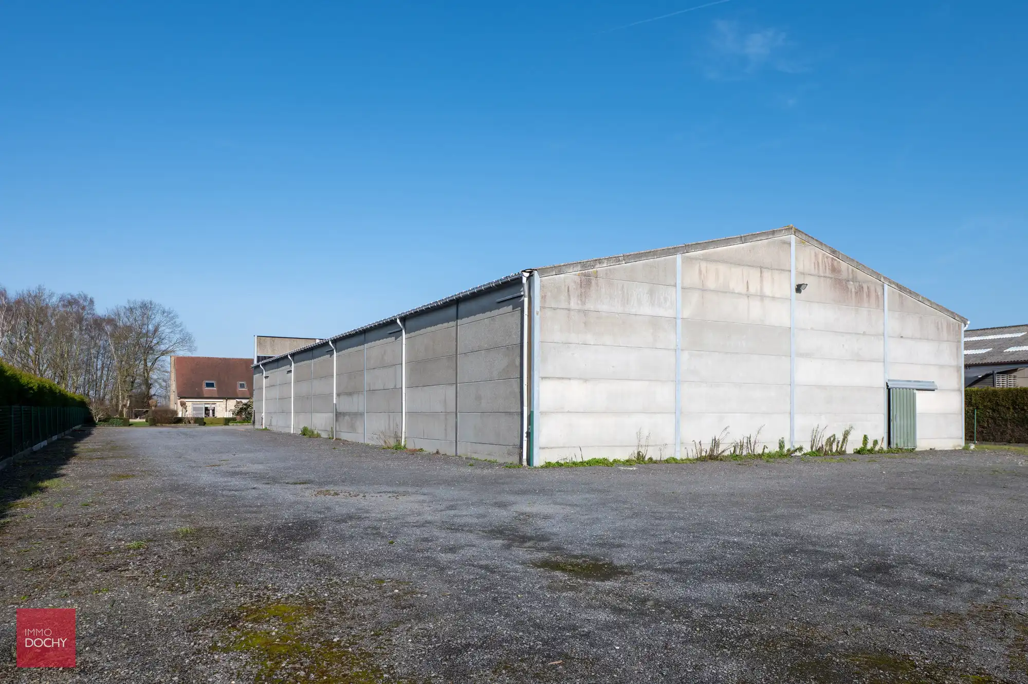 Villa met magazijn te huur – uitstekende ligging foto 7