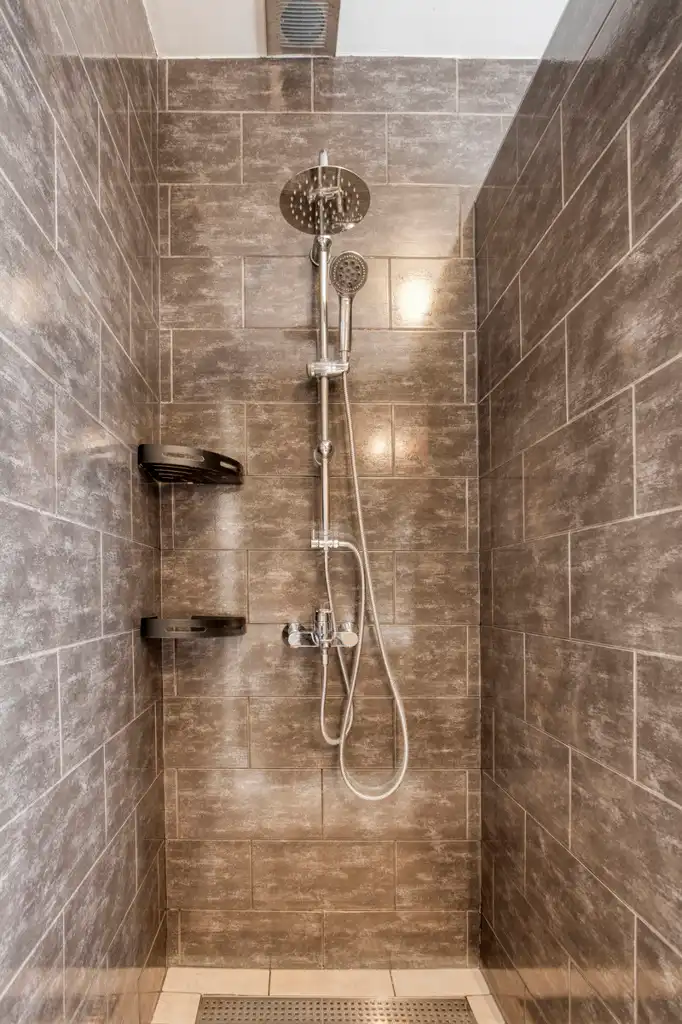 Gerenoveerde bel-étage woning met garage foto 27