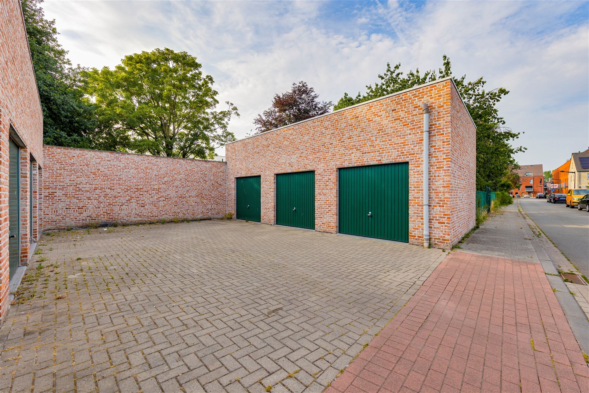 Opbrengsteigendom met 5 app + 7 garageboxen in Bazel foto 8