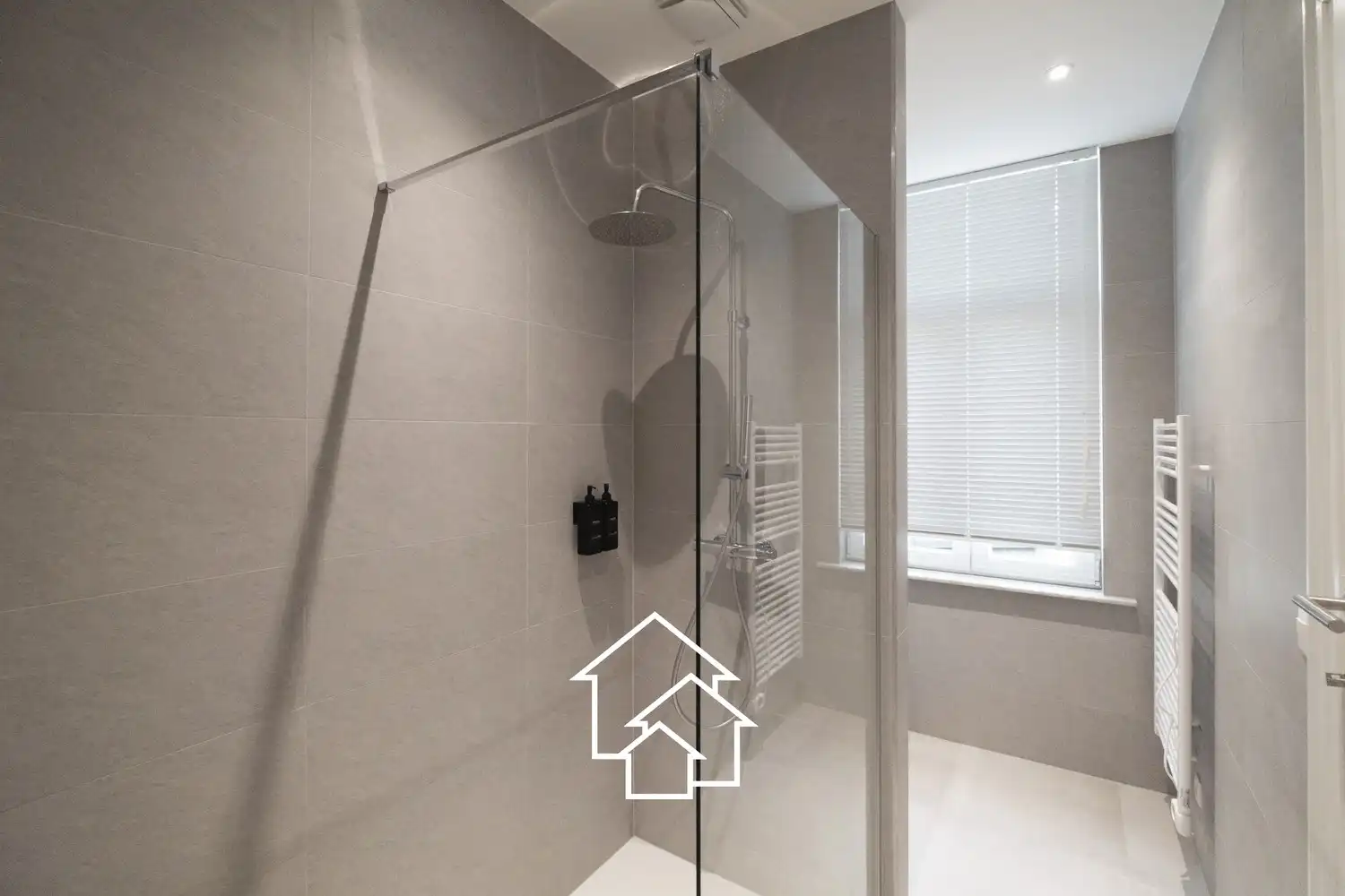 Klasse appartement gemeubeld met ruime terras foto 16