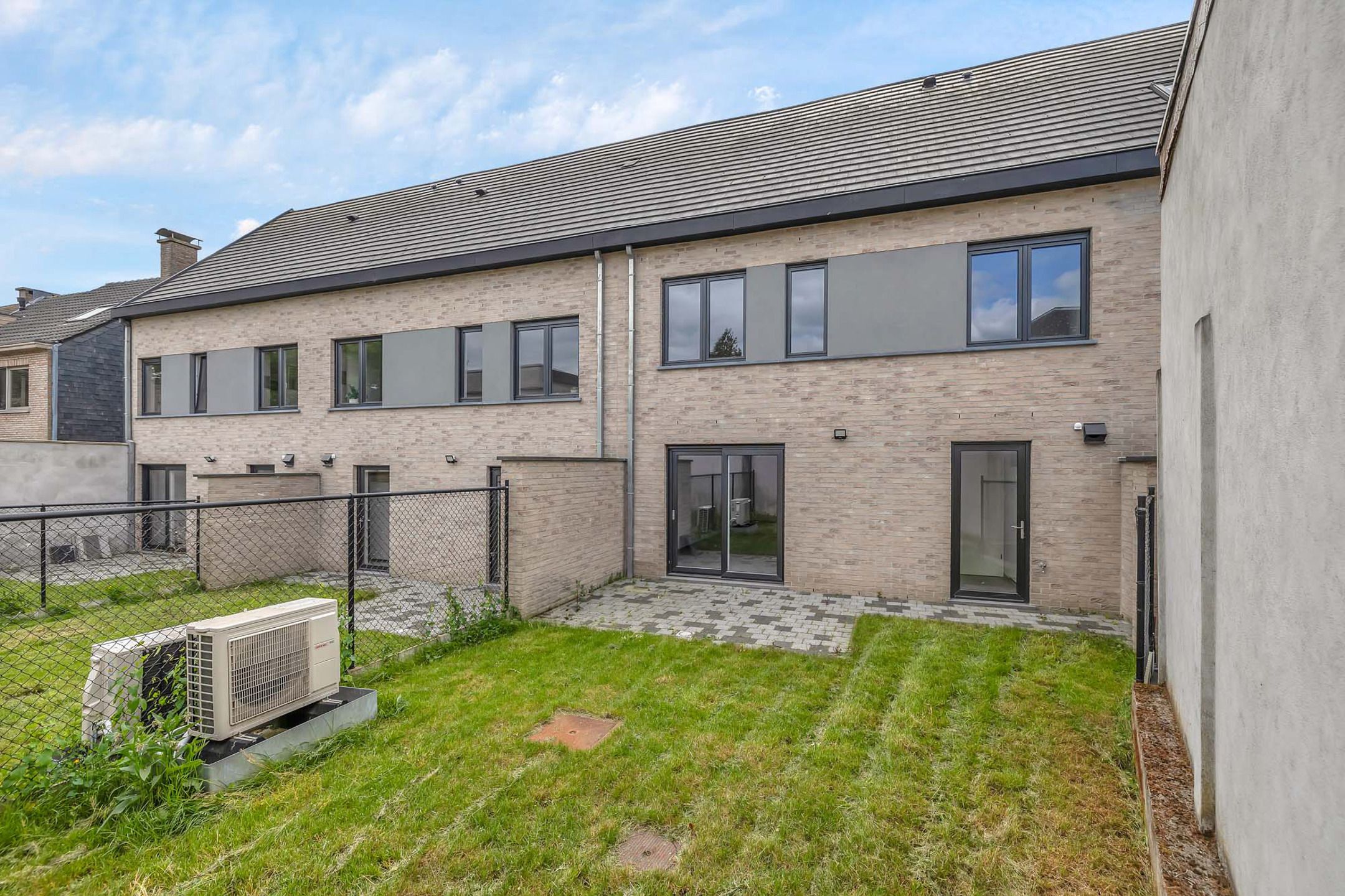 Nieuwbouwwoning met 4 slaapkamers en uitstekende verbinding foto 23