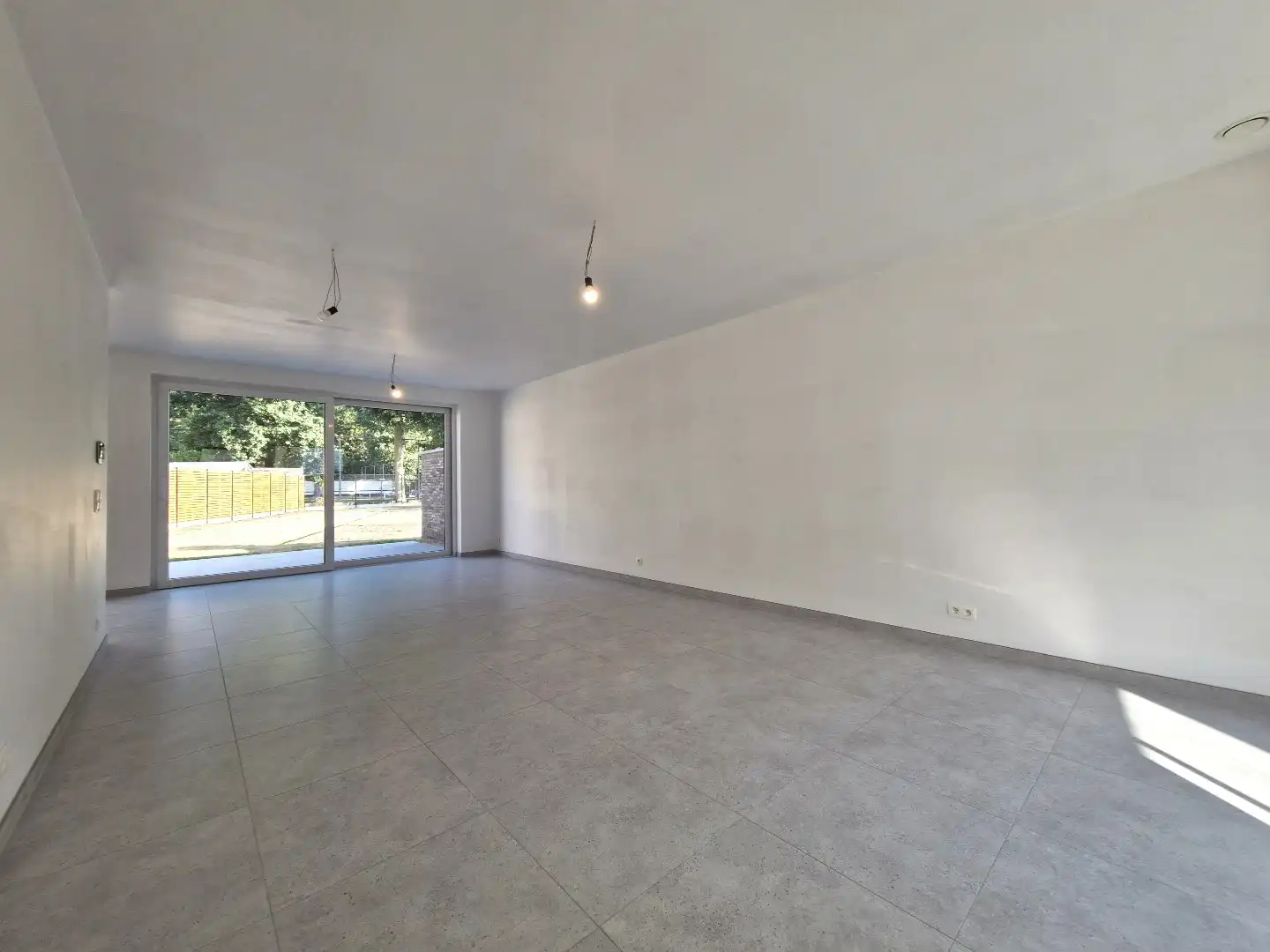 Nieuwbouwwoning met mooie tuin, garage en 4 slaapkamers te Dudzele foto 3
