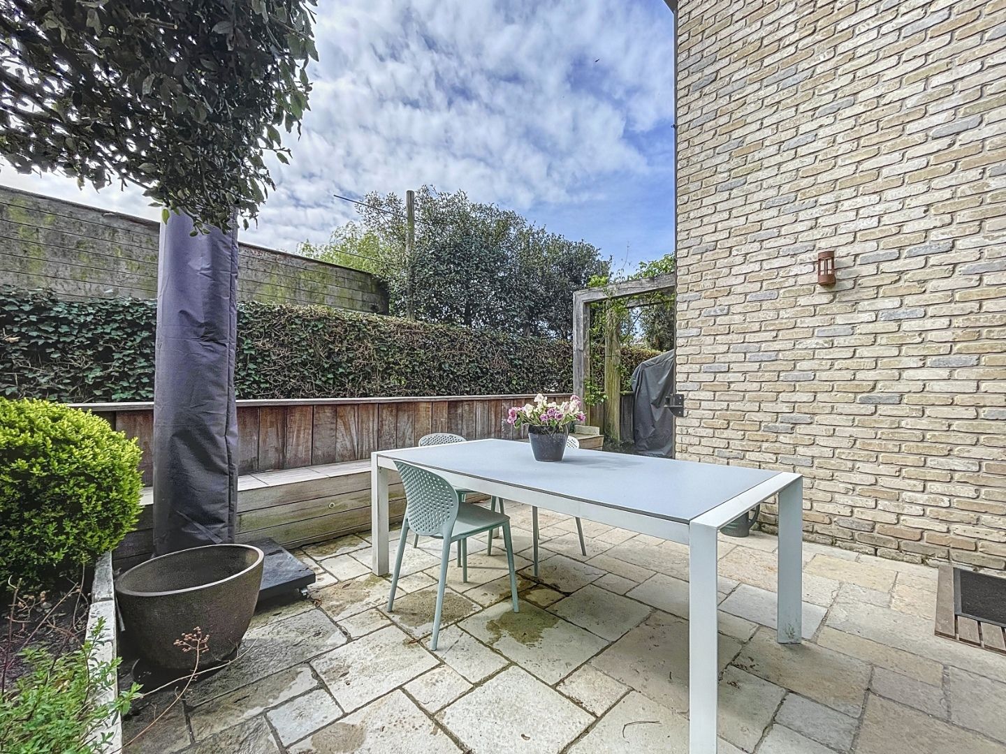 Ruime gerenoveerde woning te Koksijde-Dorp. foto 16