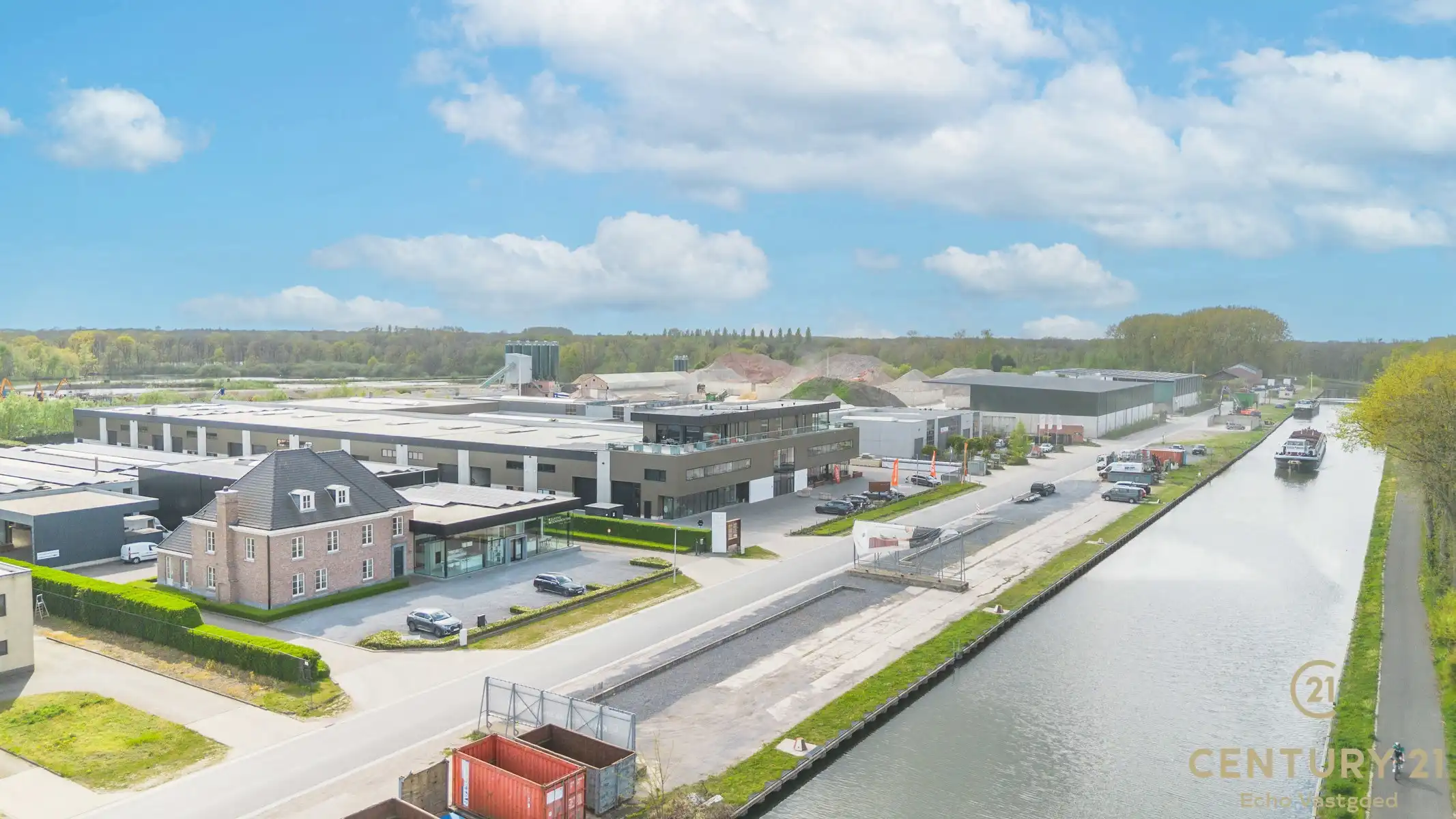 Kwalitatieve, recente KMO-unit op topligging!  foto 10