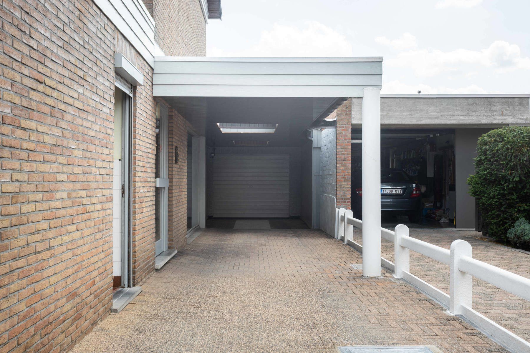 HOB met ruime garage gelegen in een rustige woonwijk foto 23