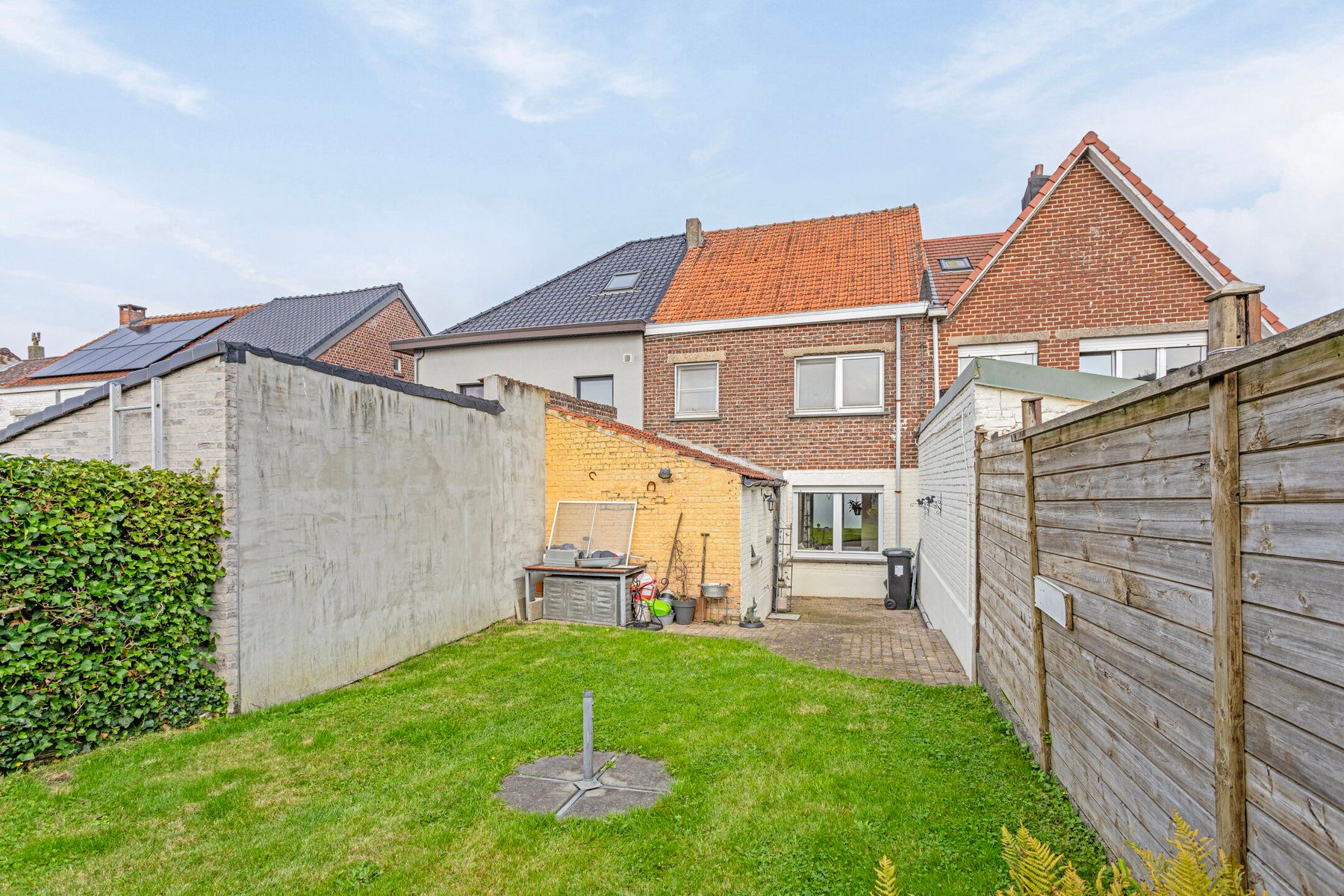 Centraal gelegen woning met zuidgerichte tuin foto 2