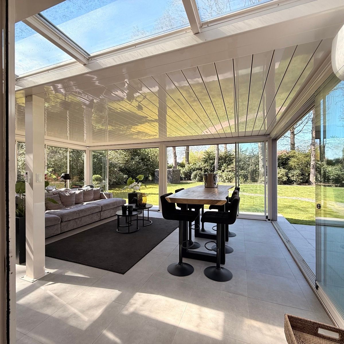 Tijdloze, verrassend ruime villa op grondstuk van 2000m2 foto 11