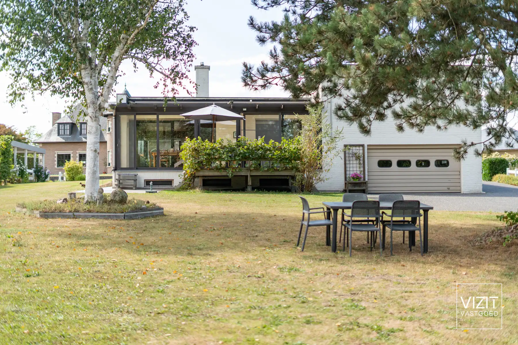 Zeer goed onderhouden villa met open zicht! foto 4