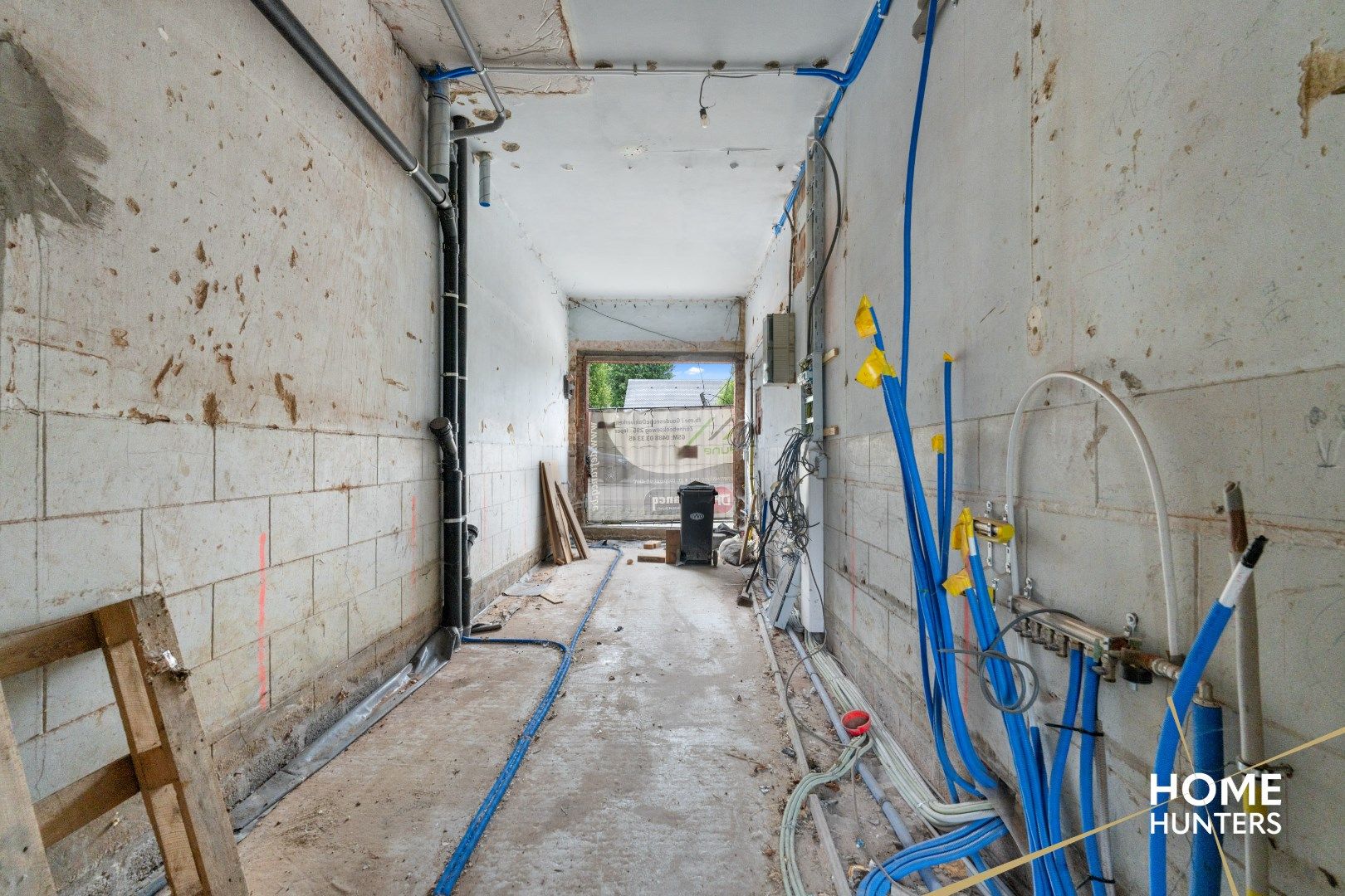 Verder af te werken woning met 3 slaapkamers, dressing, garage en ruime tuin – Ieper foto 13