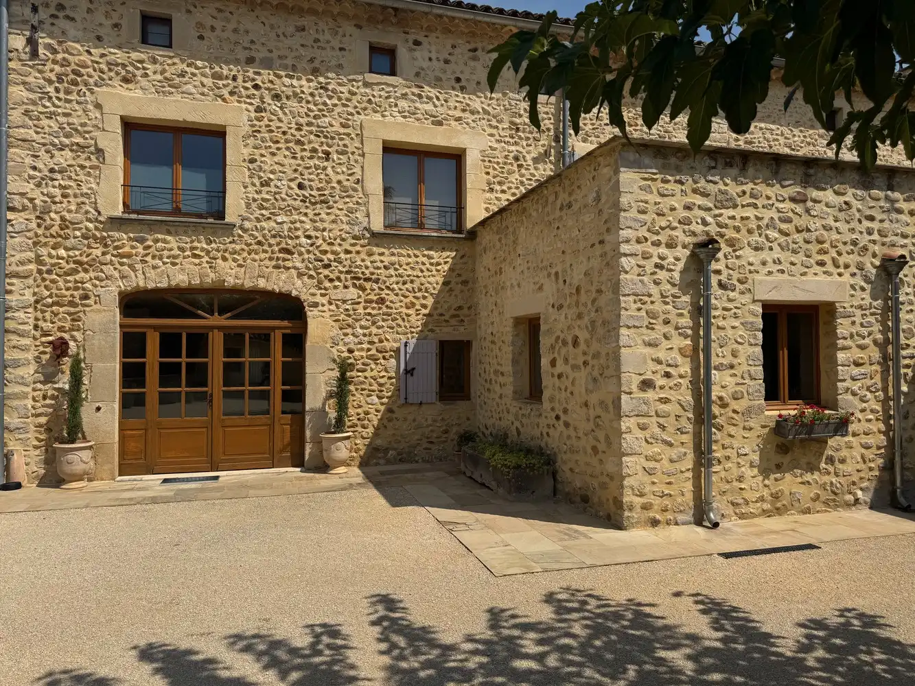 "Le Mas Des Trois Anges: authentieke 18e-eeuwse mas met luxe gîtes en verwarmd zwembad in het hart van de Provence" foto 8