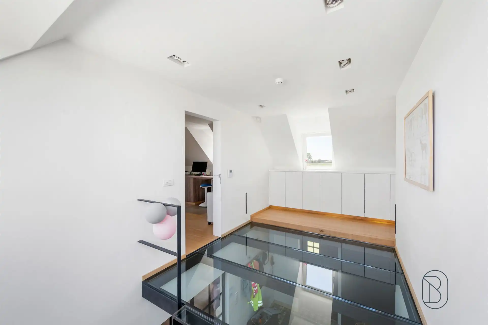 Landhuis + bijgebouw, met zwembad en privacy op 5.329 m². foto 23