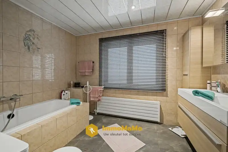 HALFOPEN BEBOUWING MET 3 SLAAPKAMERS EN RUSTGEVENDE TUIN TE KOOP IN WACHTEBEKE foto 13