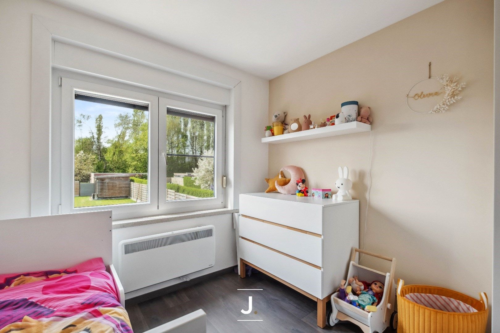 Instapklare gezinswoning met vier slaapkamers, zonnige tuin, grote garage en tal van extra’s – volledig gerenoveerd in 2019 foto 14