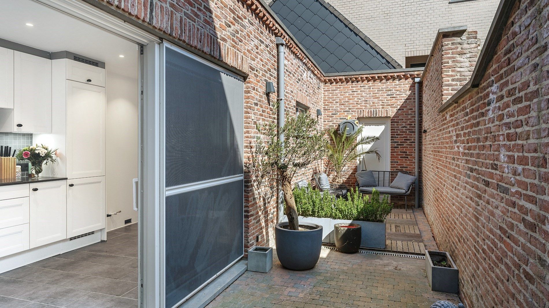Grote stadswoning vlakbij de Zeedijk van Heist foto 8