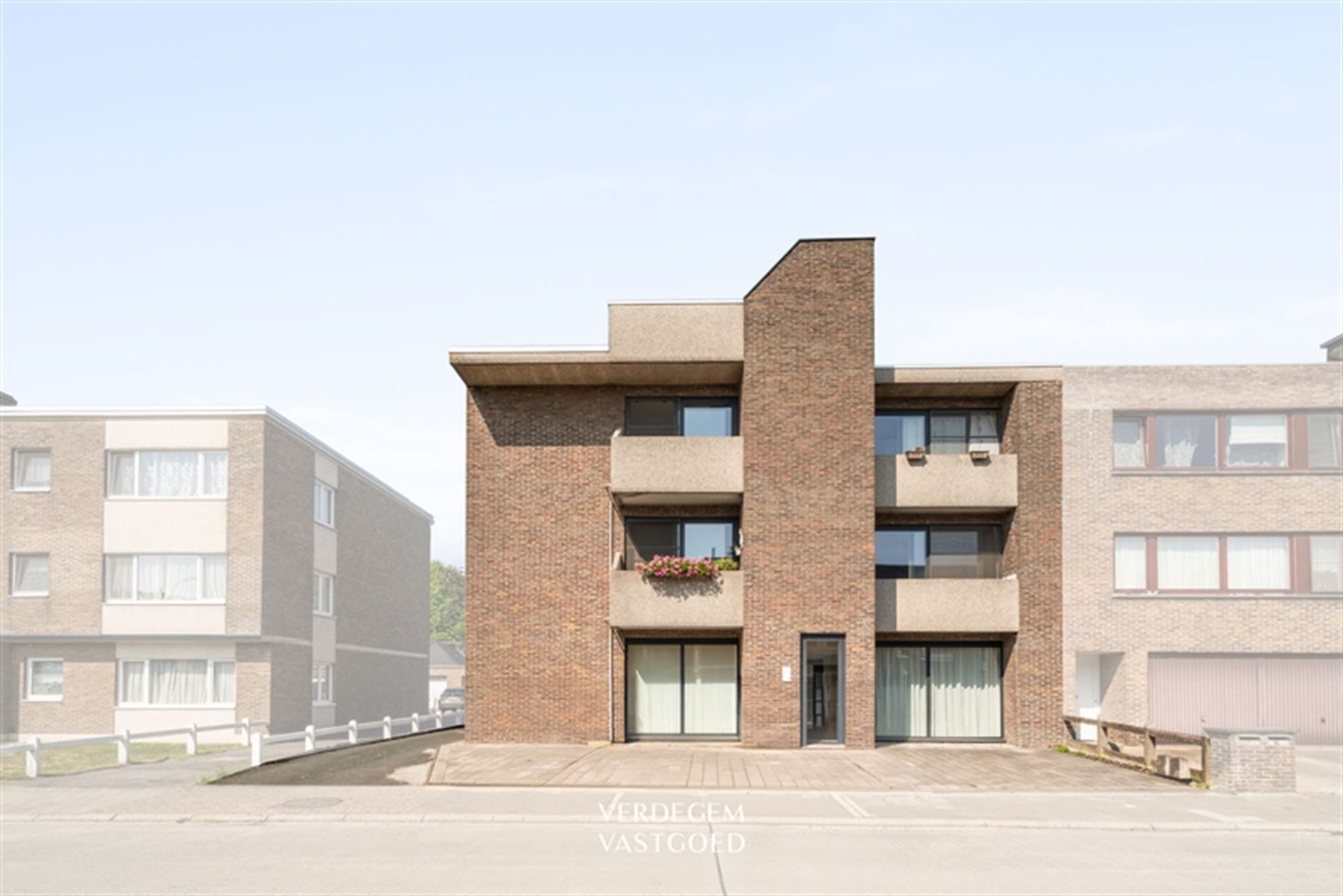 Gelijkvloers appartement met 1 slaapkamer en privatieve tuin  foto {{pictureIndex}}