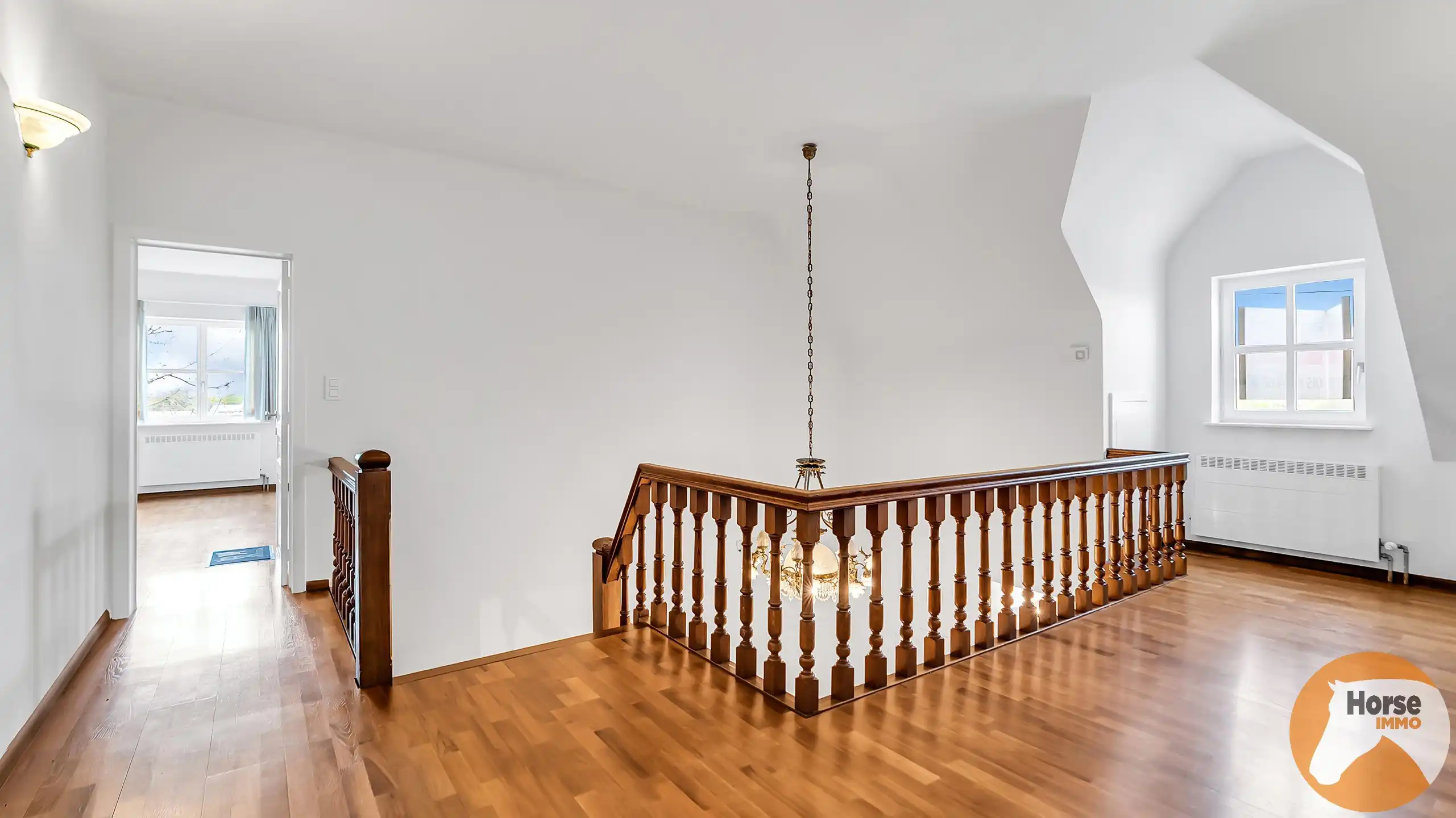 MEISE  – Landelijke woning met 3 loodsen op prachtig perceel foto 13