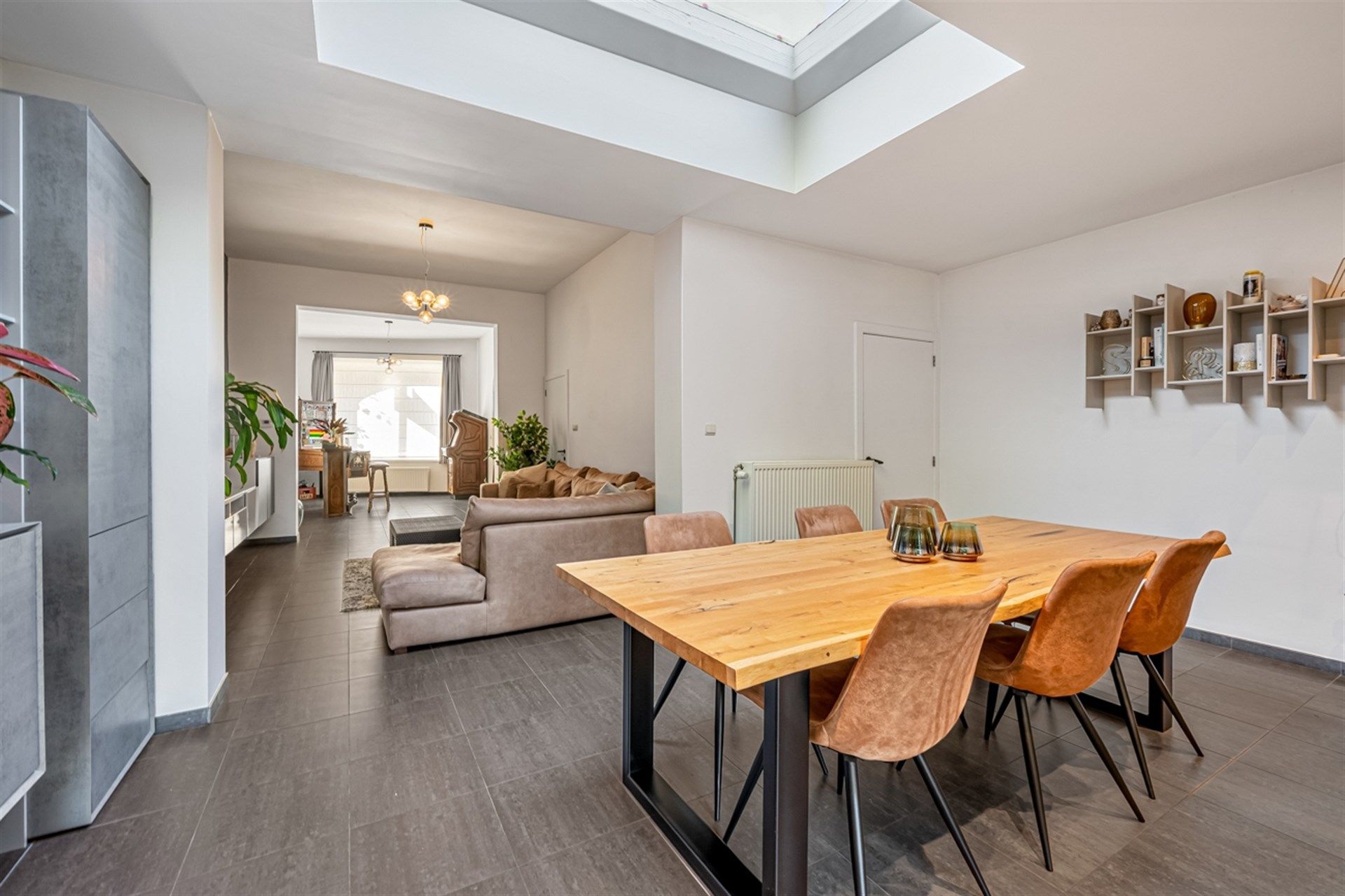 Instapklare gezinswoning in de stadsrand (nabij OLV) met 257m² bewoonbare oppervlakte foto 7