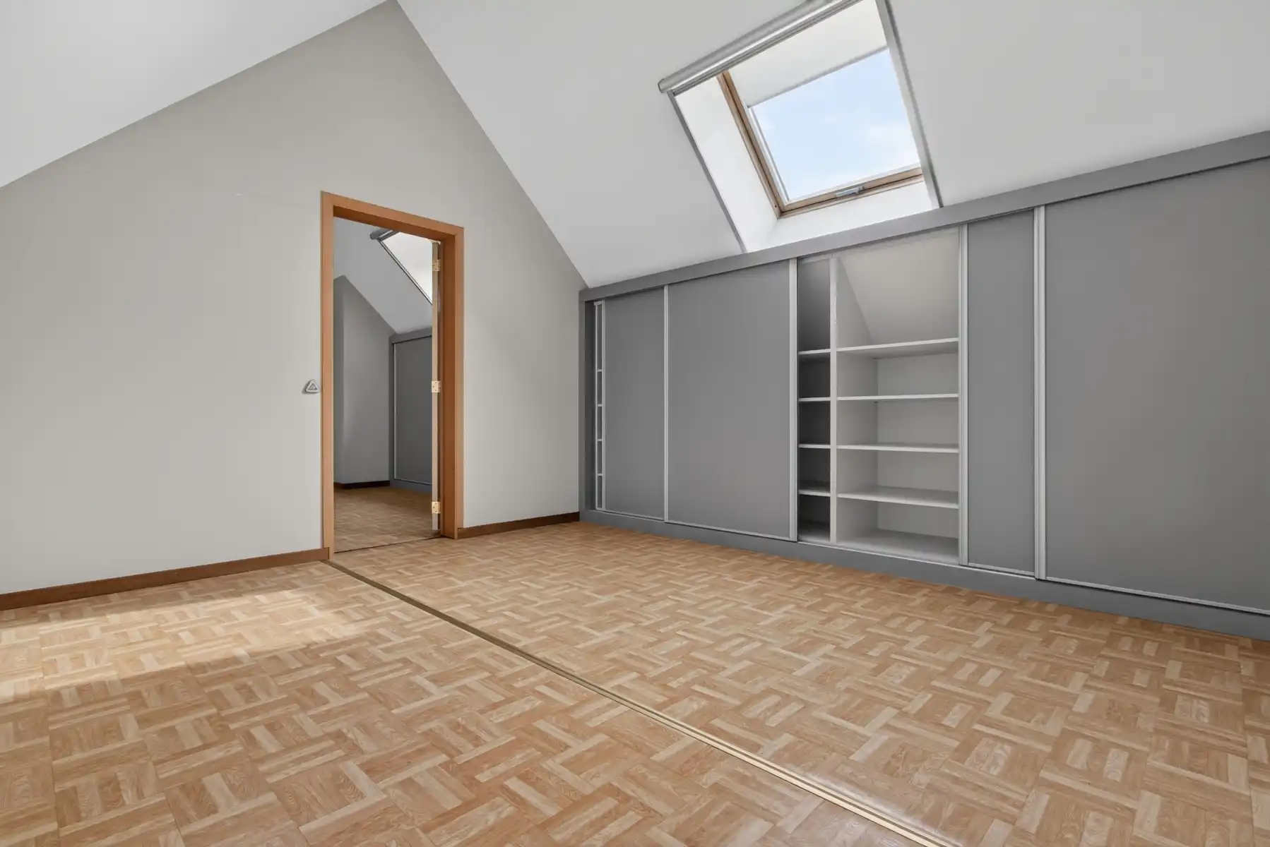 PENTHOUSE 4 SLK + ZONNIG TERRAS + RUIME PARKING + KELDER  foto 23