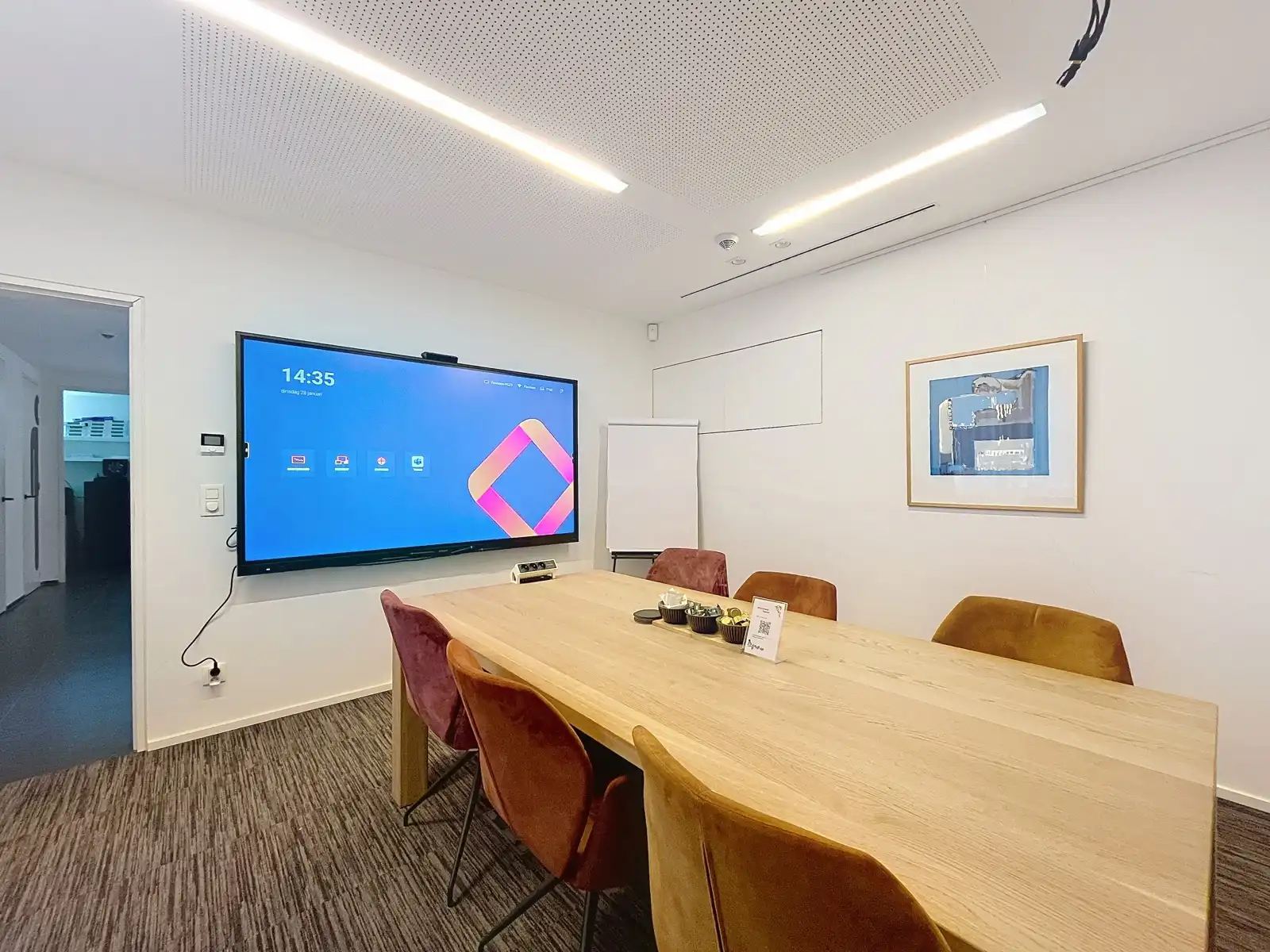 Duplex-kantoorruimte met 6/9 werkplekken in dienstencentrum. foto 18