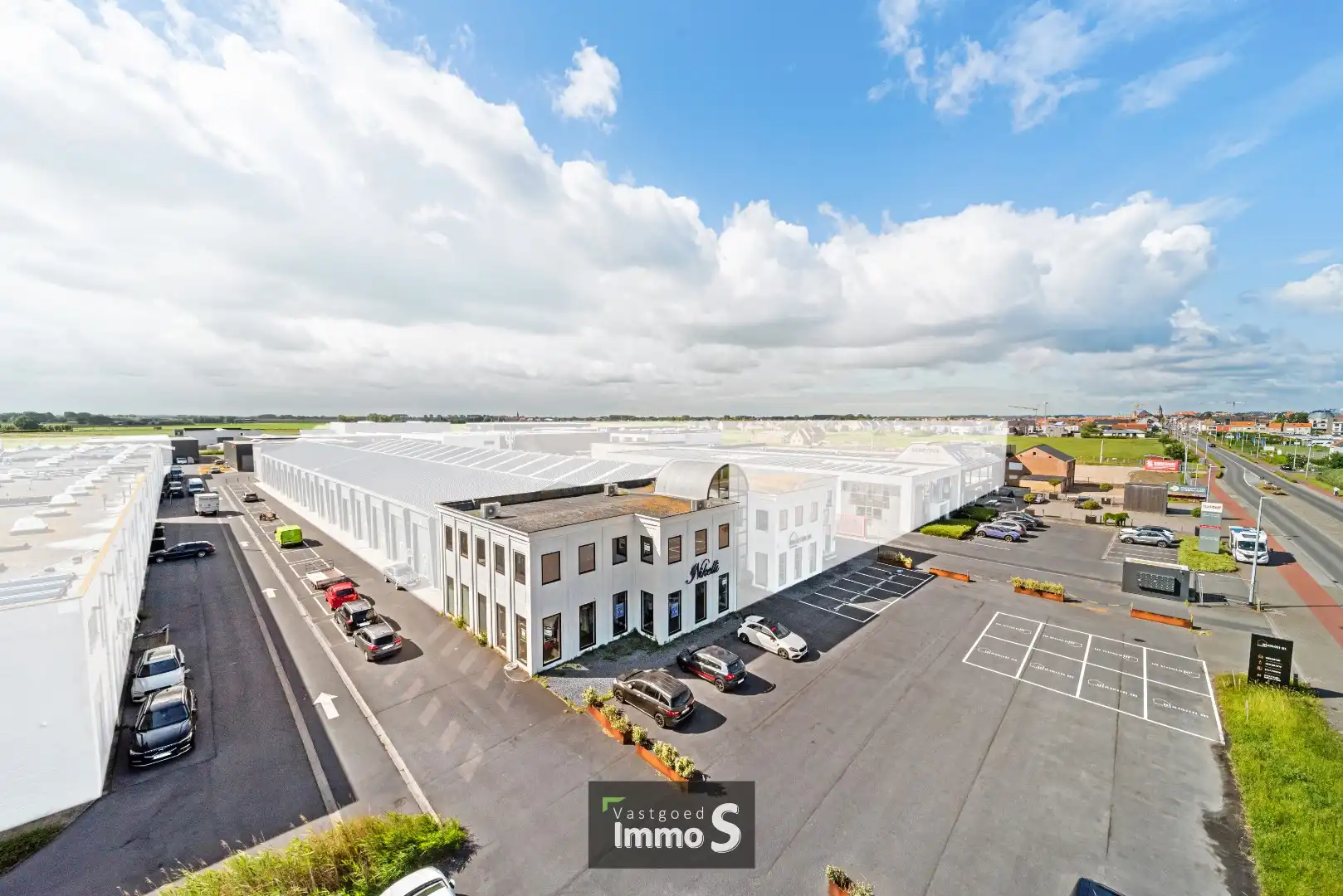 Instapklaar handelspand met sterke visibiliteit op commerciële ligging foto {{pictureIndex}}