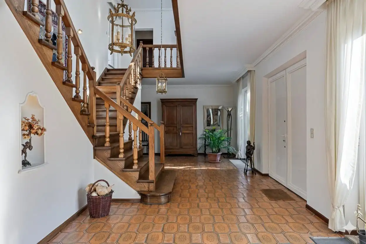 Karaktervolle architectenvilla op uitzonderlijk domein in Diepenbeek foto 6