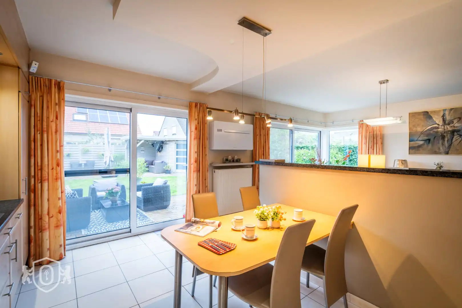 Halfopen 4-slpkr woning met tuin & garage foto 13