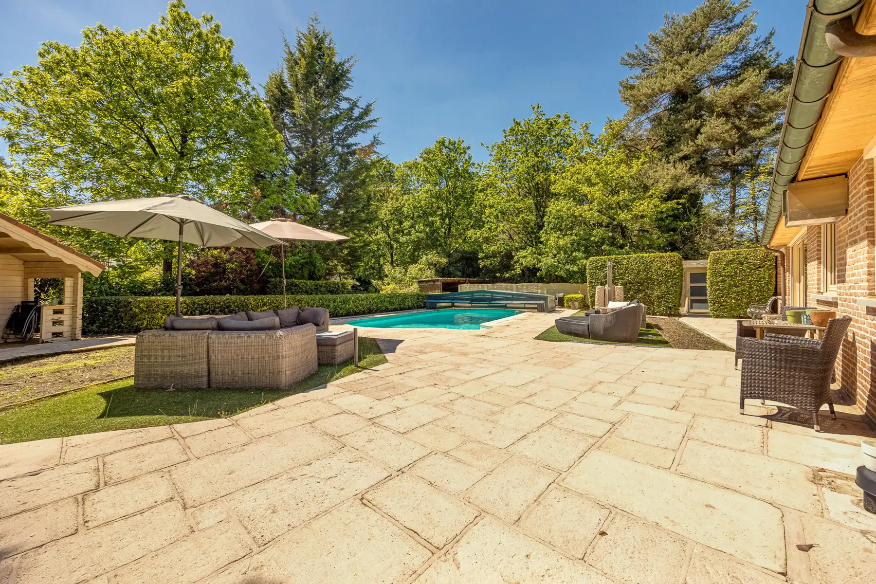 Gerenoveerde villa met 6 slpk, praktijk, zwembad op 1.867m² foto 30