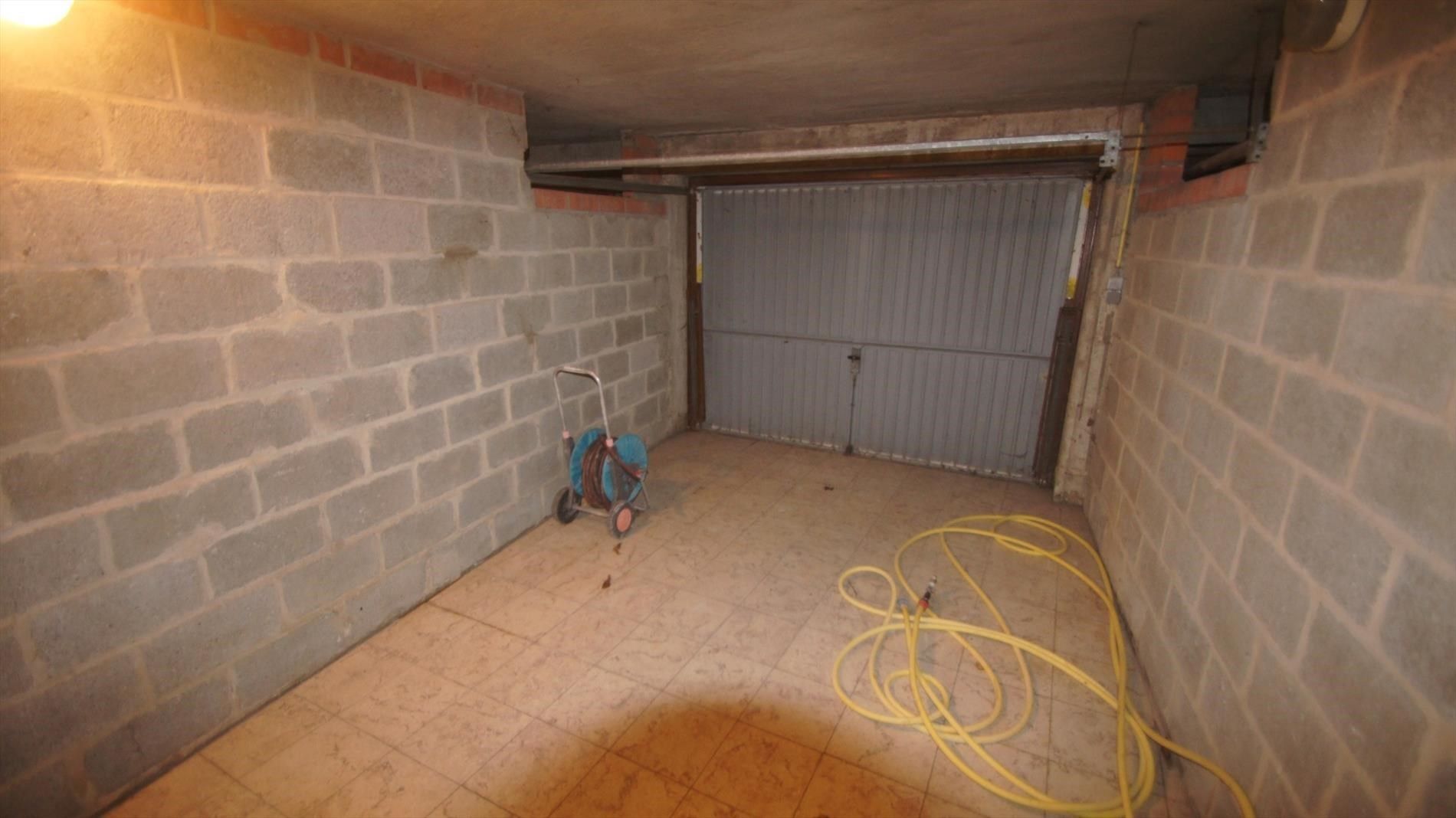 Ruim, goed gelegen appartement met 3 slpks, garage en terrasje foto 12