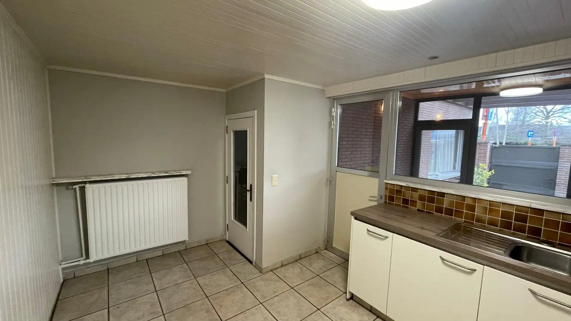 Prachtig renovatieproject - halfopen bebouwing - 2 slpk - grote tuin en garage foto 9