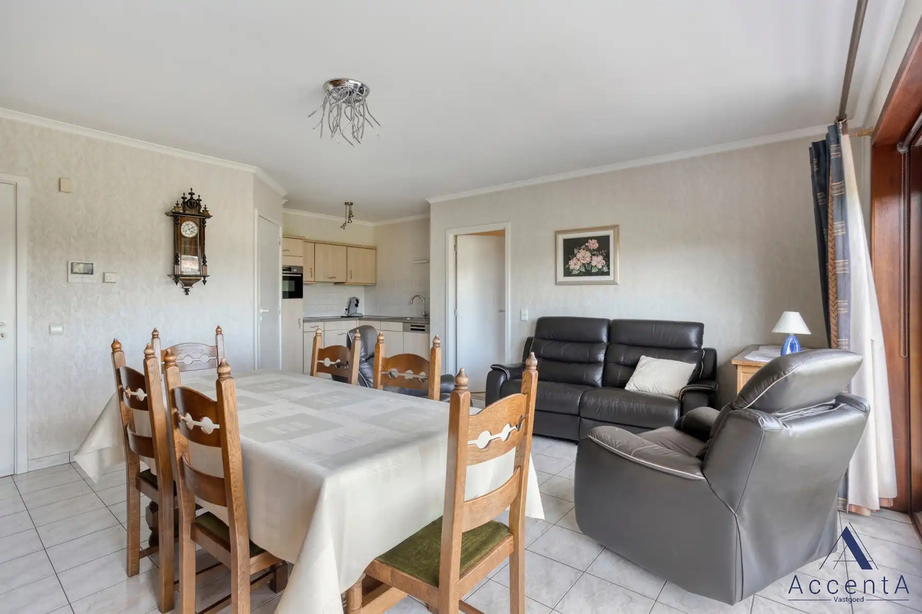 ***ONDER COMPROMIS*** Gezellig appartement met terras foto 4