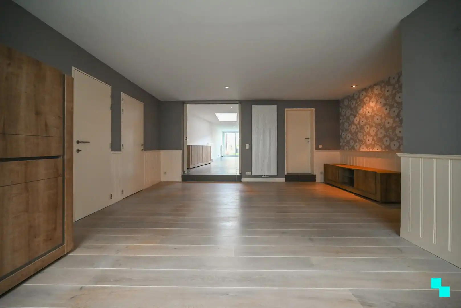 Instapklare gezinswoning in hartje Pittem foto 3